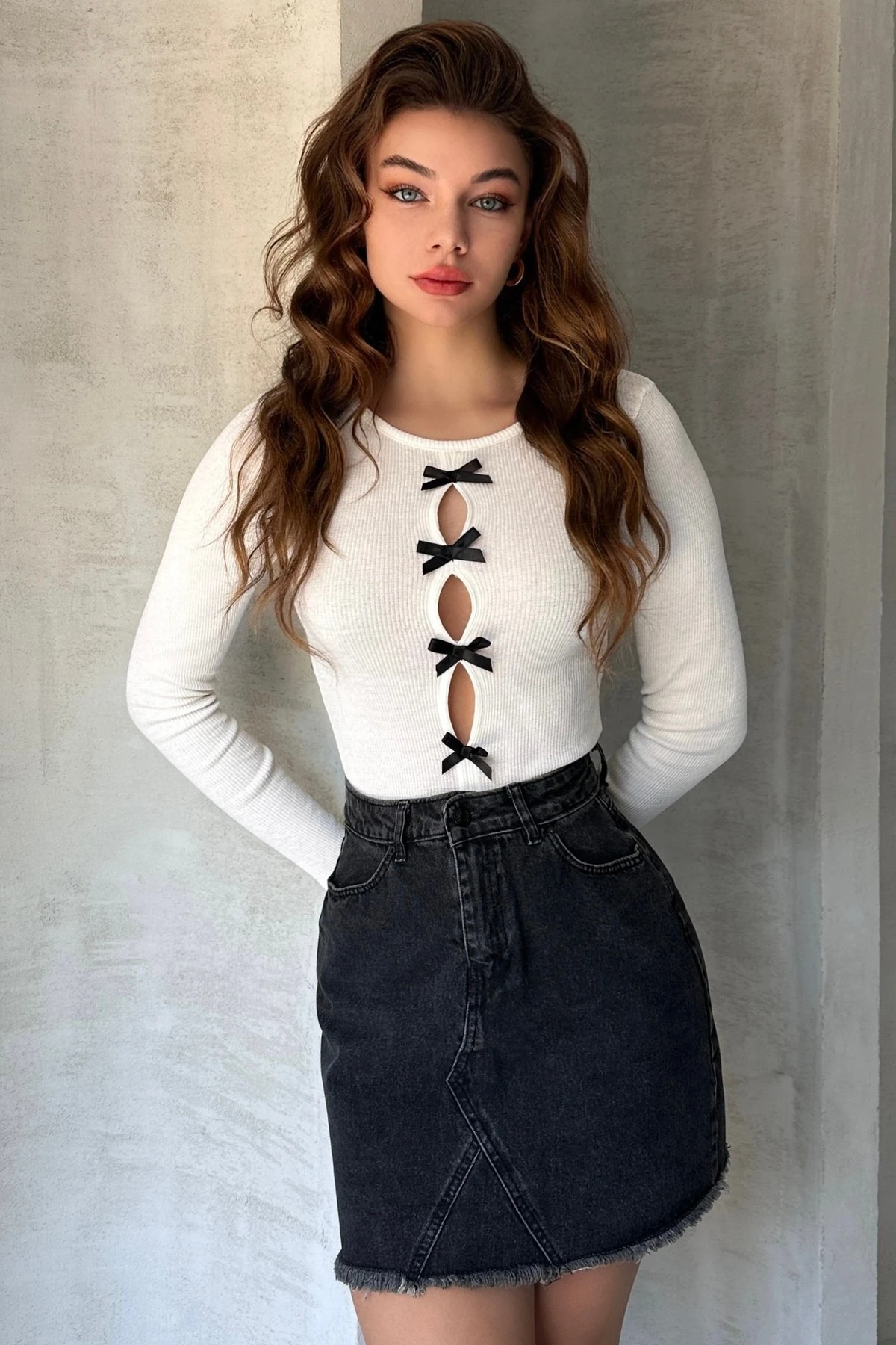 FİYONK AKSESUAR DETAYLI UZUN KOL KAŞKORSE BLUZ