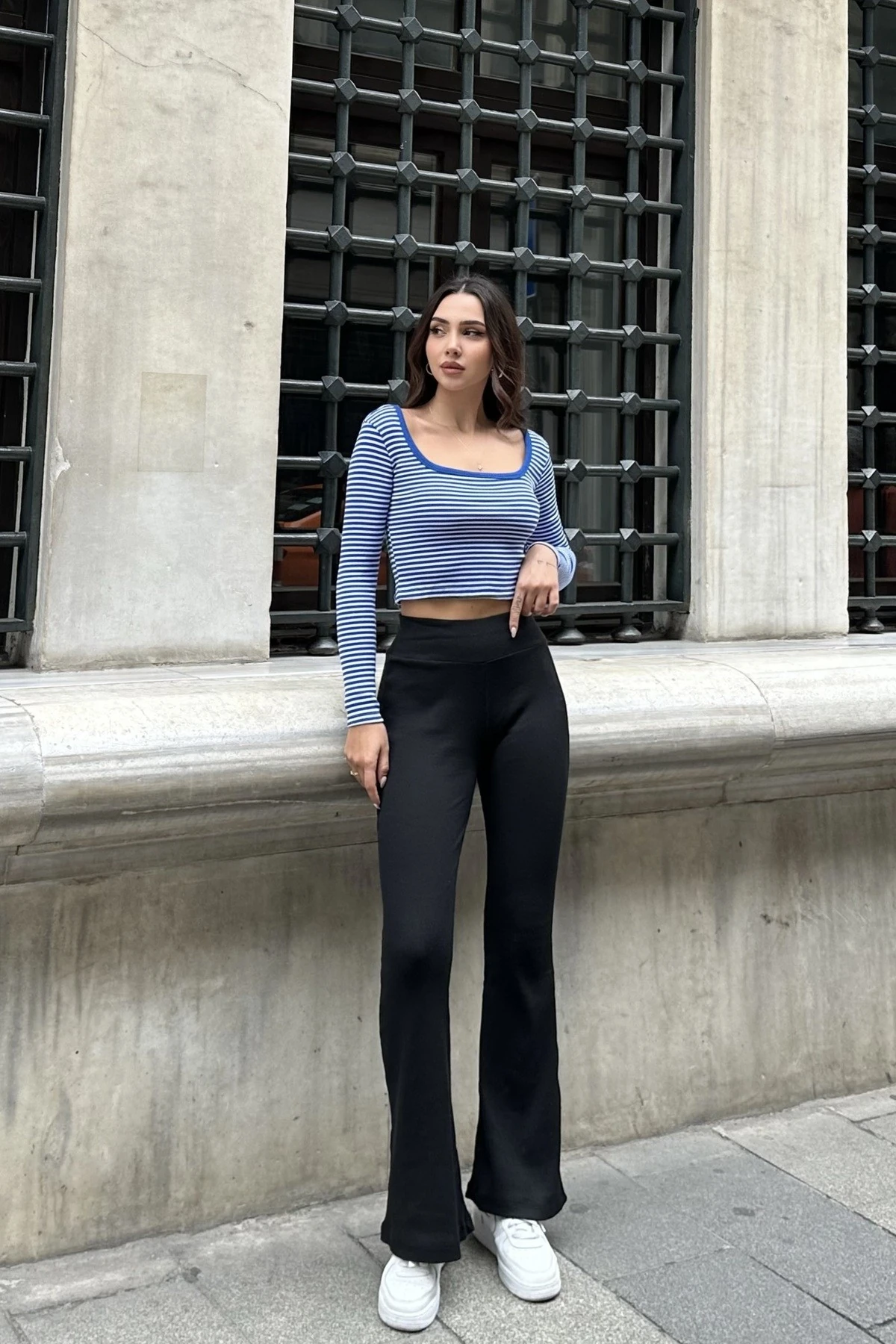 KARE YAKA ÇİZGİLİ CROP İSPANYOL PAÇA KAŞKORSE TAKIM