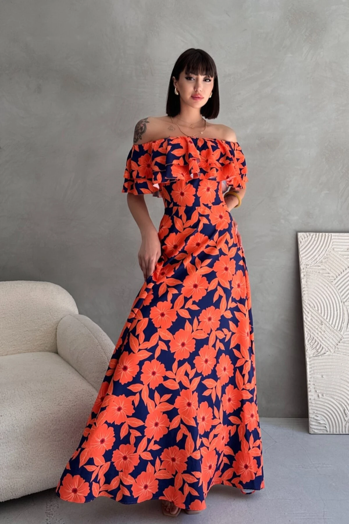 MADONNA YAKA ÇİÇEK DESENLİ FIRFIRLI UZUN ELBİSE