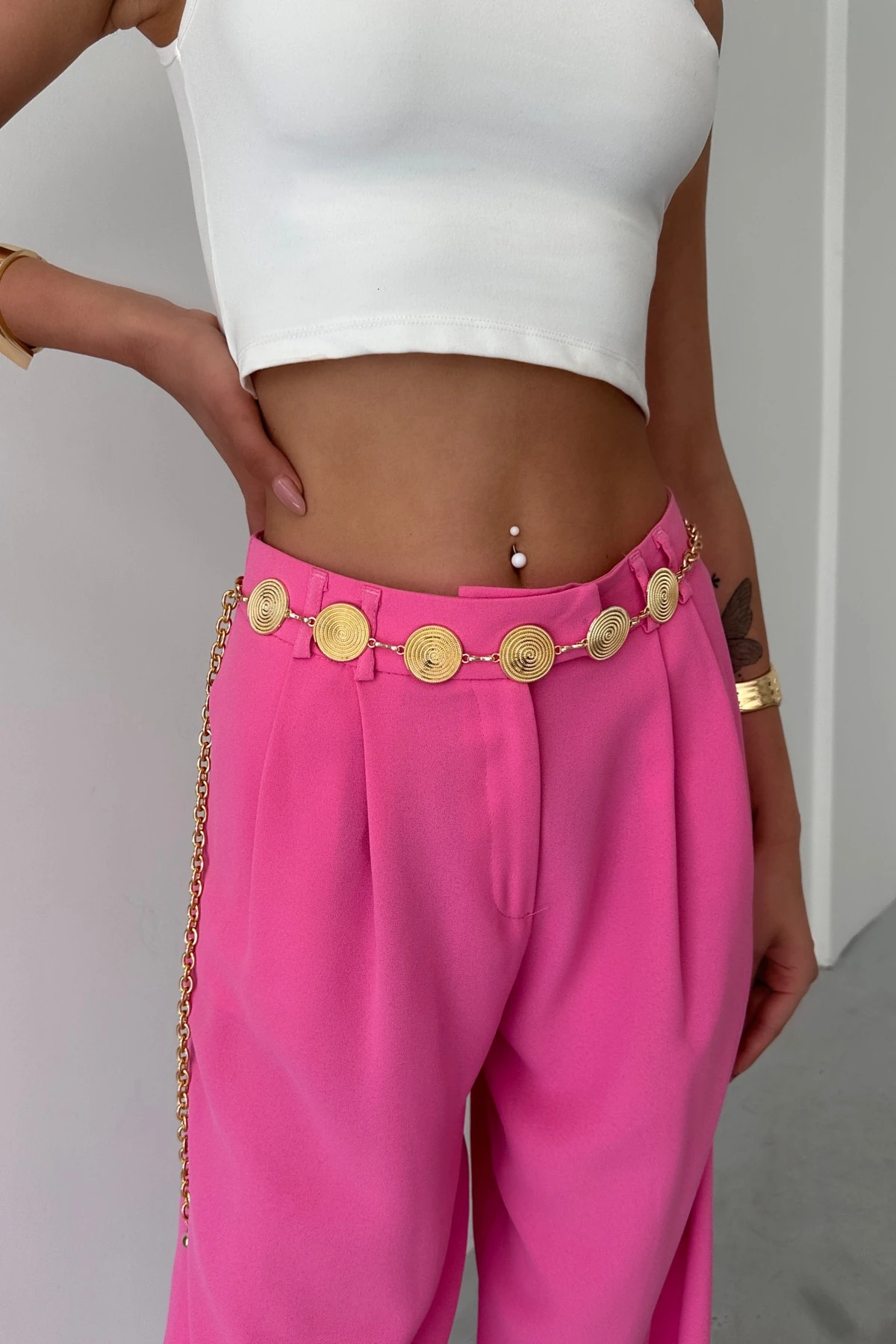 Yuvarlak Desenli Tasarım Gold Zincir Kemer