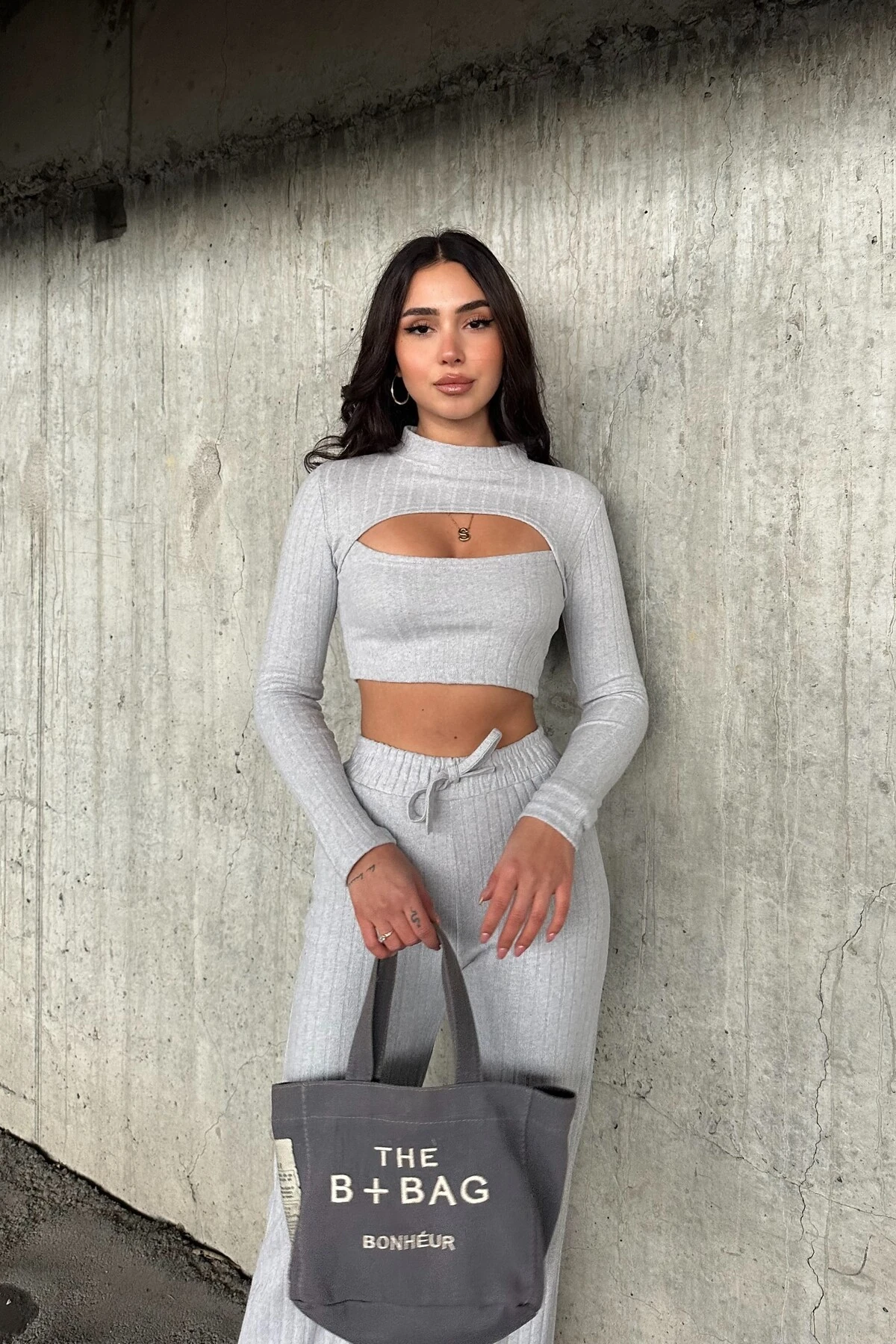 UZUN KOL PENCERELİ DEKOLTE FİTİLLİ TAKIM