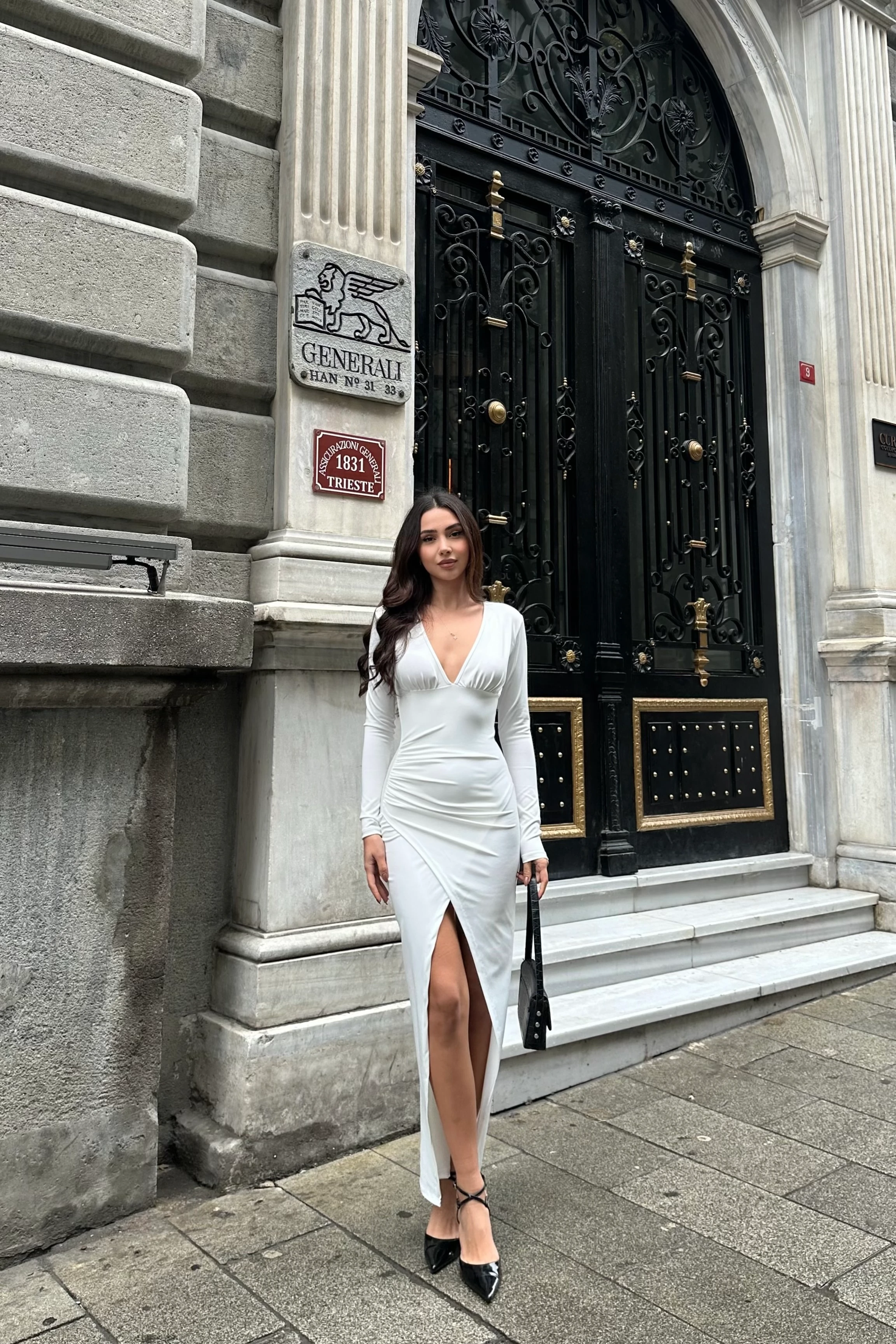 NİCOLE V YAKA YIRTMAÇLI ELBİSE - ekru