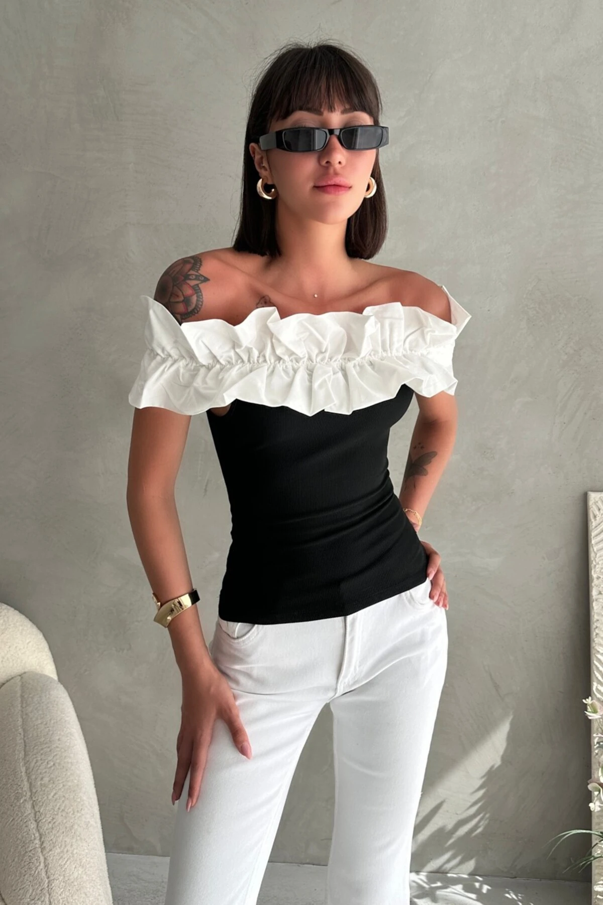 BÜZGÜLÜ MADONNA YAKA BLUZ