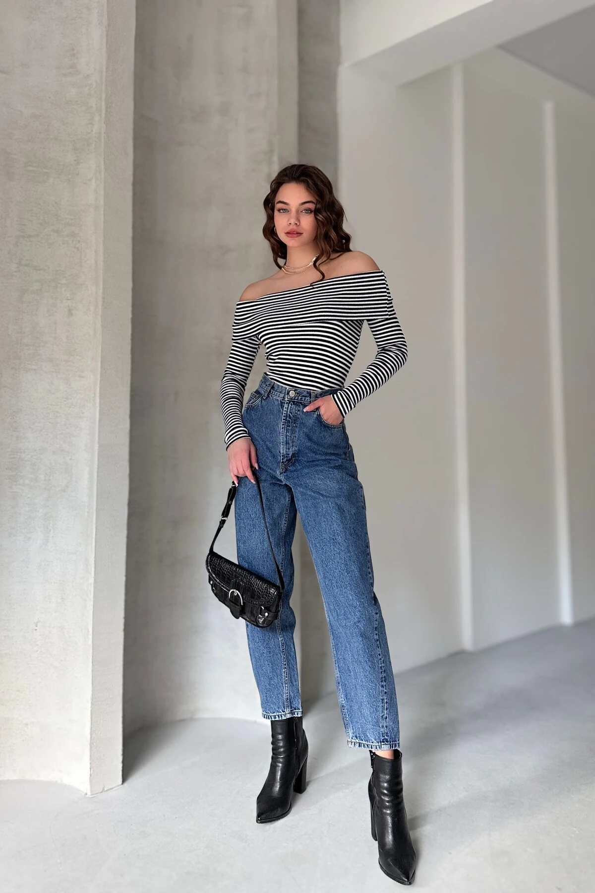 MADONNA YAKA KAŞKORSE BLUZ