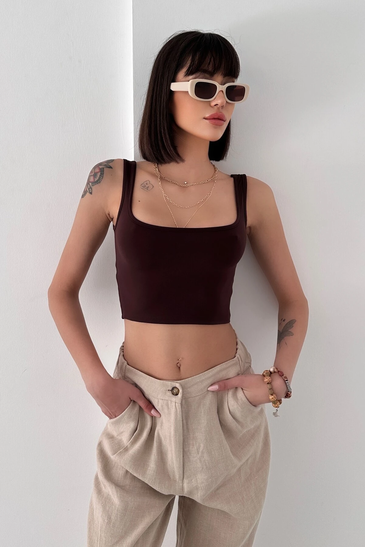 MODAL KUMAŞ KARE YAKA KALIN ASKILI SIRTI DEKOLTE CROP BODY