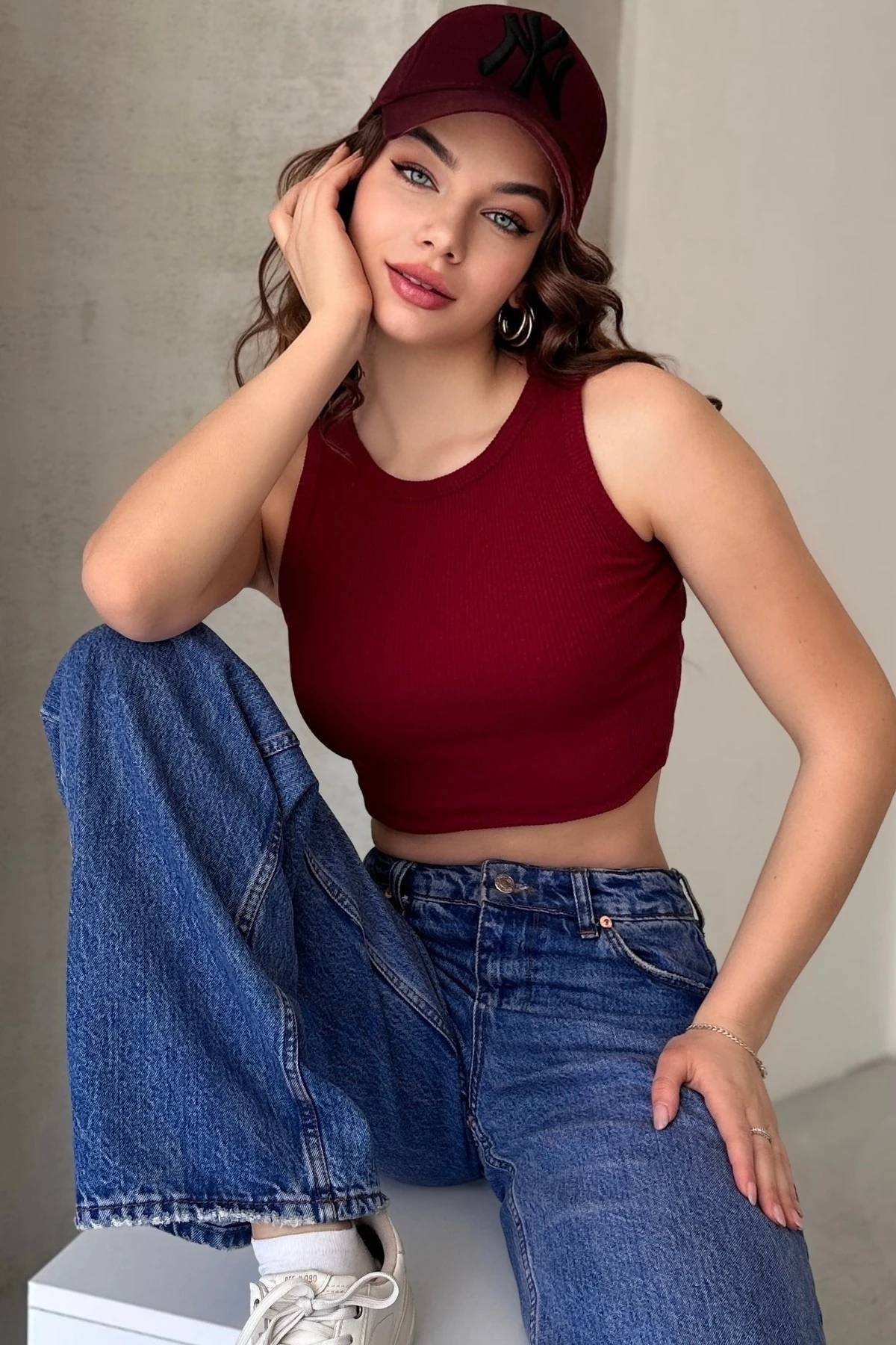 BİSİKLET YAKA, FİTİLLİ GÖRÜNÜMLÜ, KALIN ASKILI, KAŞKORSE CROP ATLET - bordo