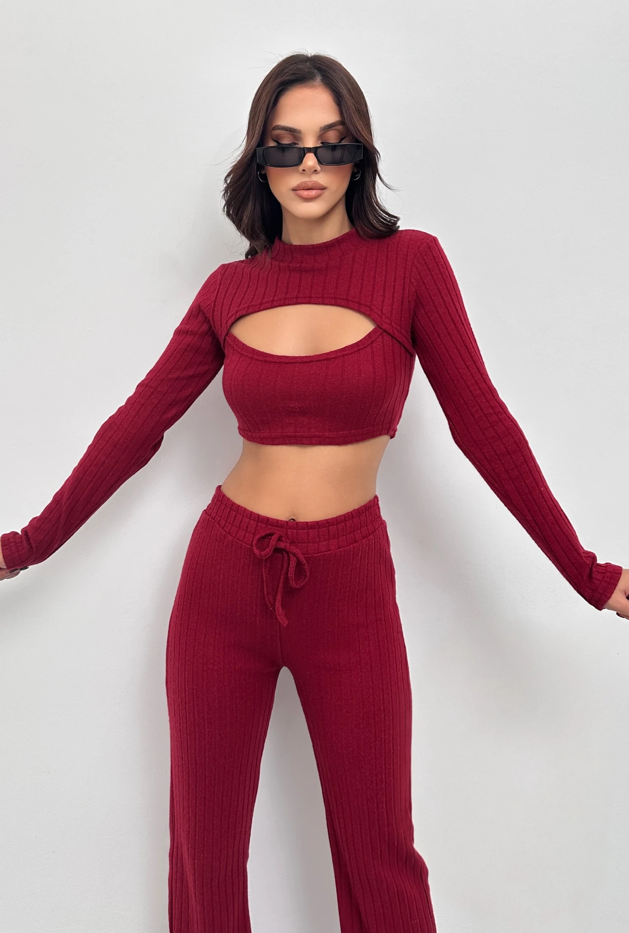 UZUN KOL PENCERELİ DEKOLTE FİTİLLİ TAKIM