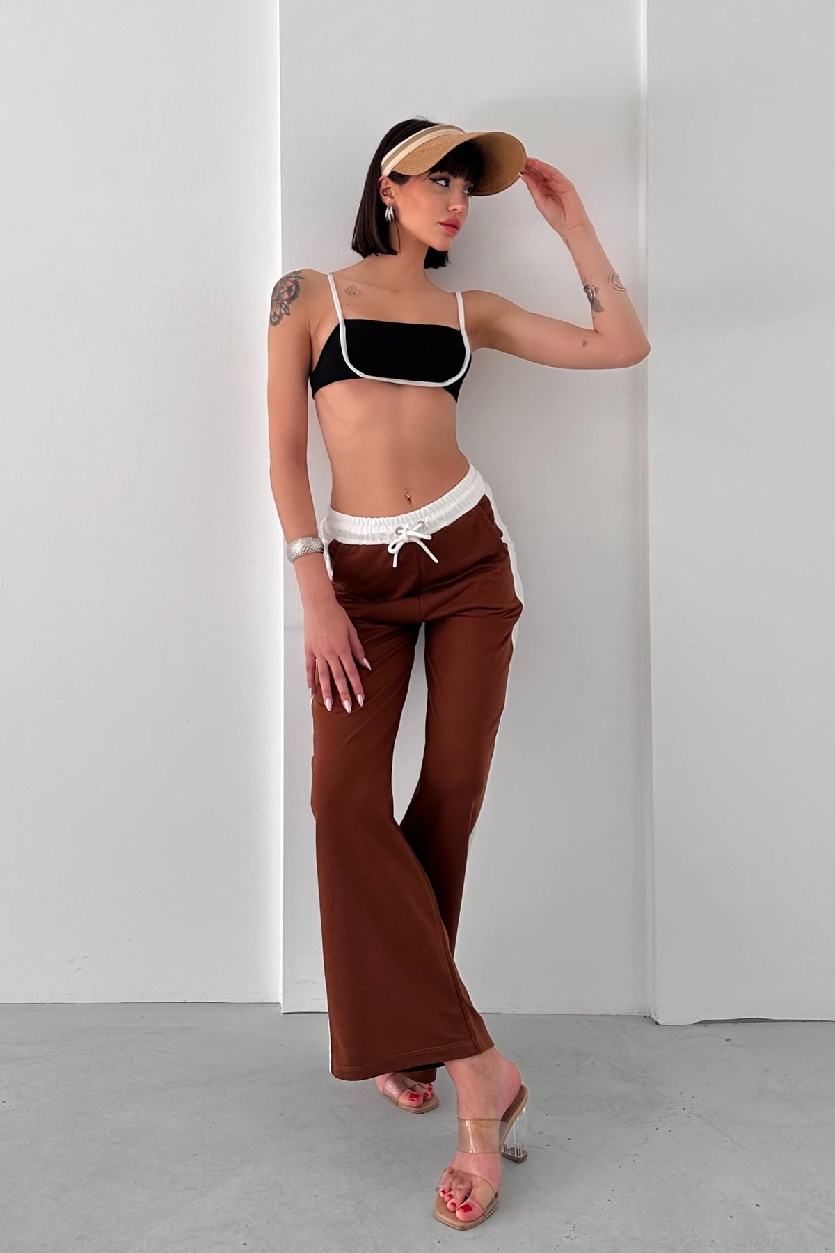 MONA BEL ve YAN KONTRAST BLOK PANELLİ BELİ LASTİKLİ, RAHAT PANTOLON