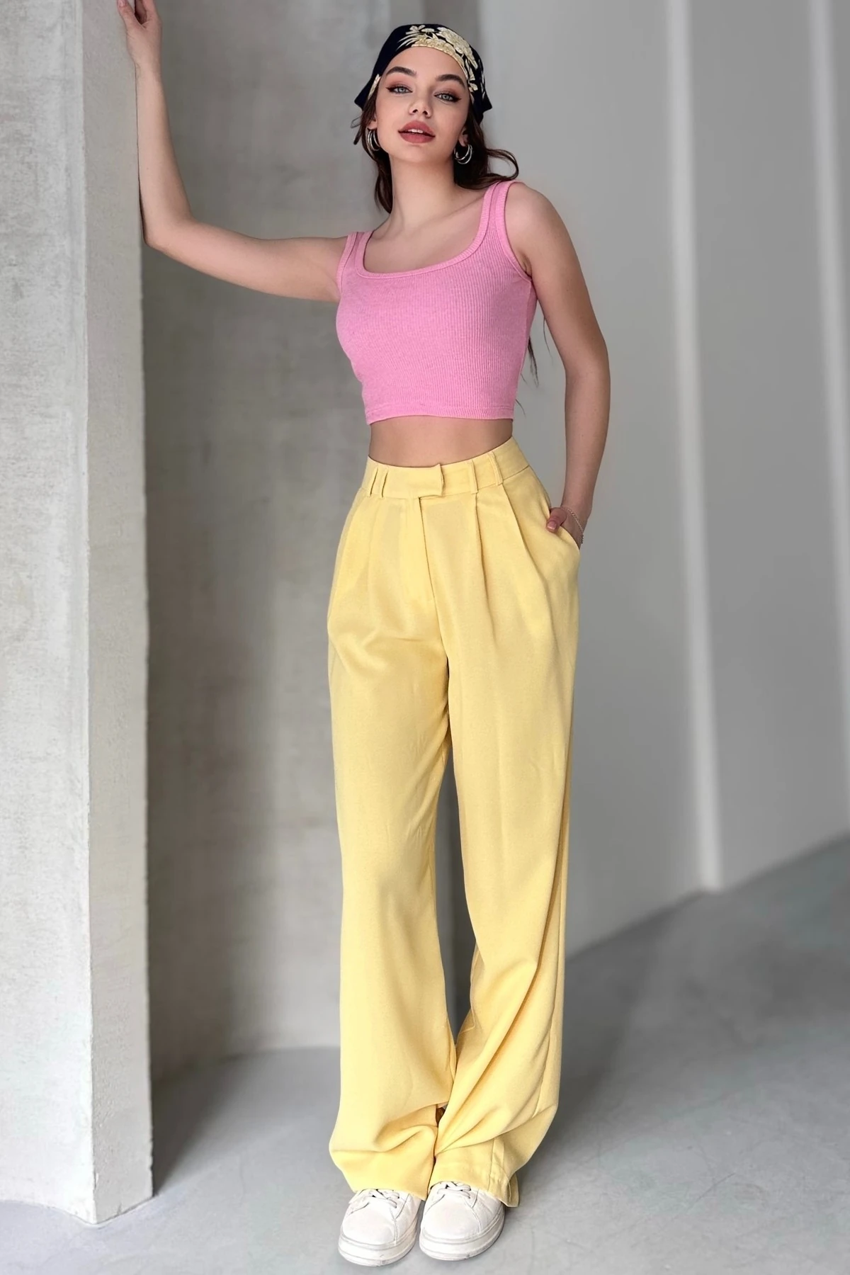 U YAKA, FİTİLLİ GÖRÜNÜMLÜ, KALIN ASKILI, KAŞKORSE CROP ATLET