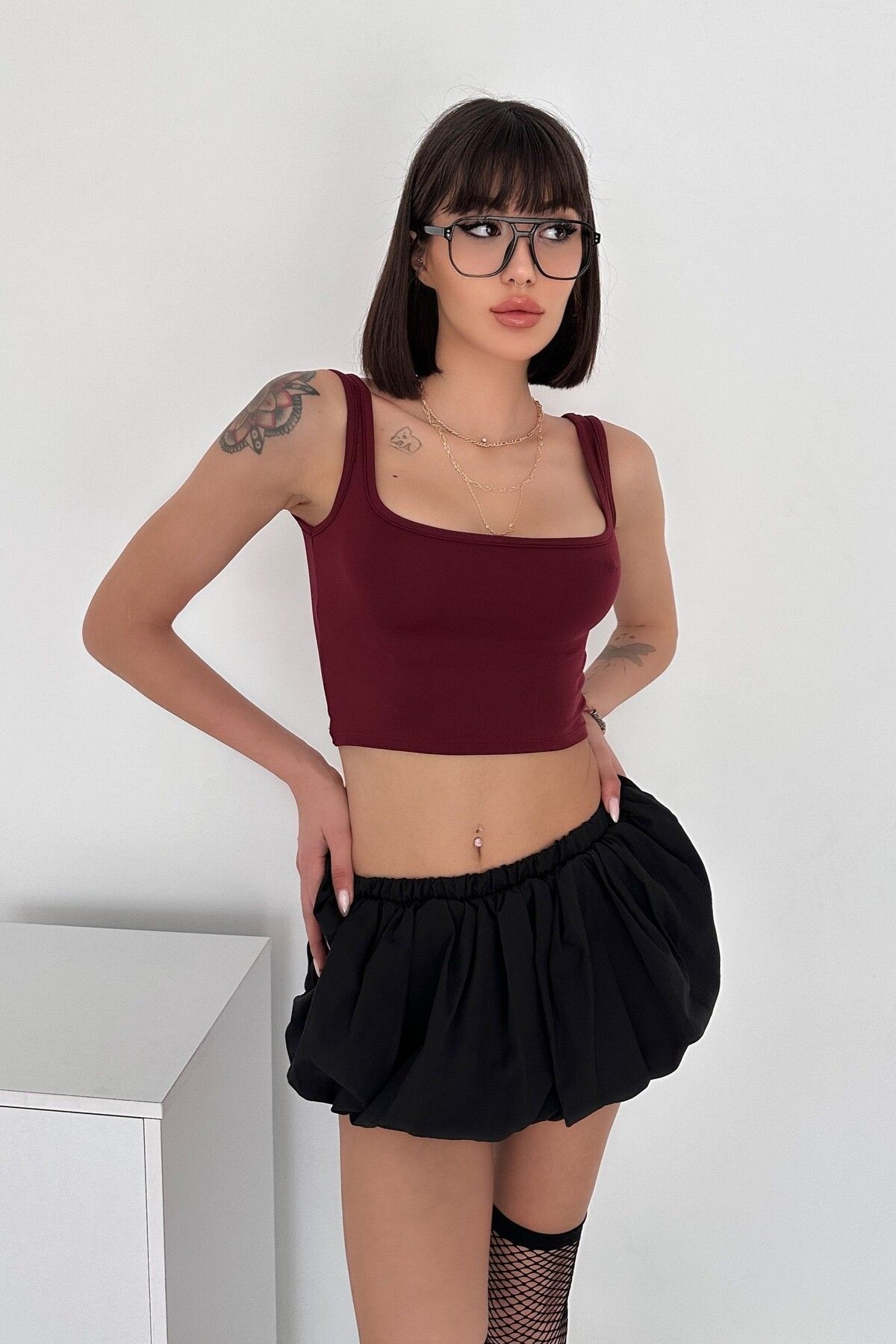 MODAL KUMAŞ KARE YAKA KALIN ASKILI SIRTI DEKOLTE CROP BODY