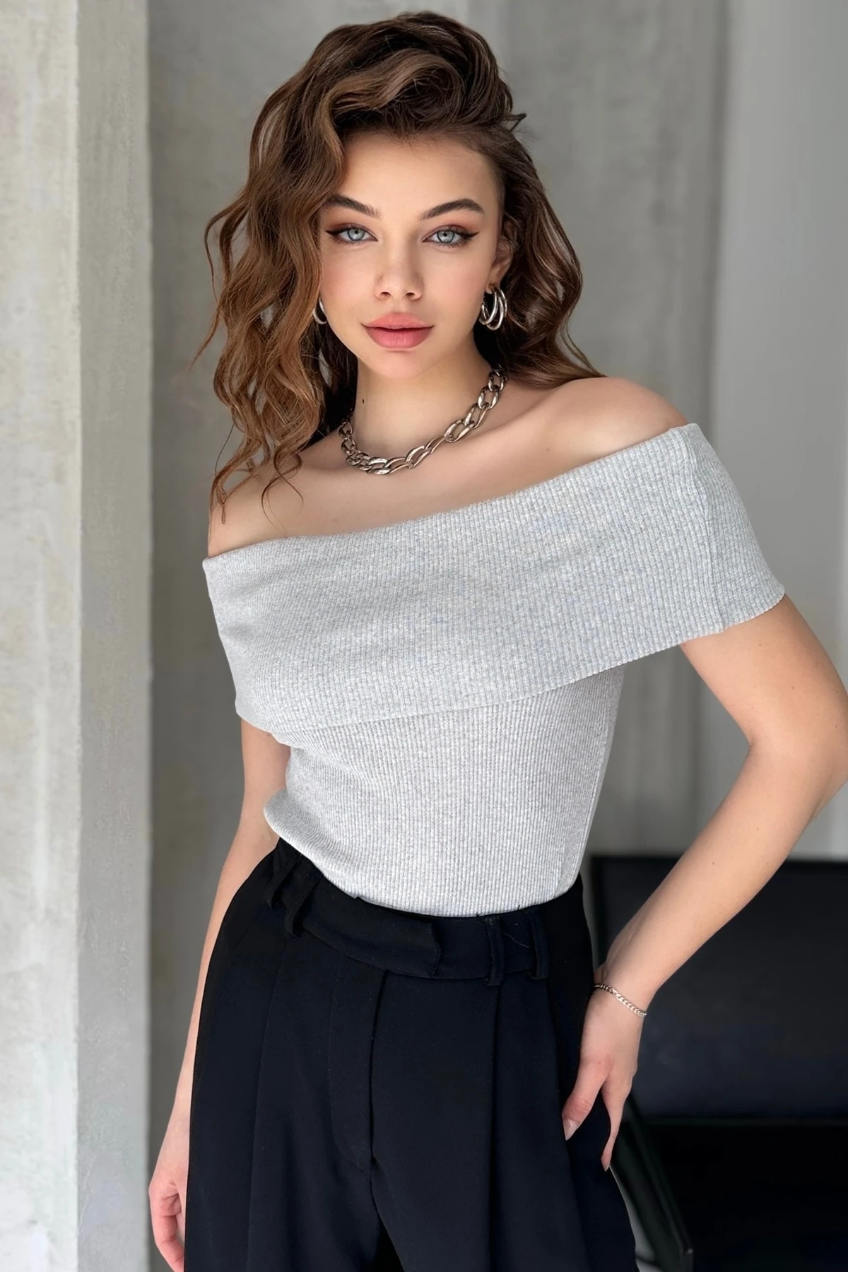 MADONNA YAKA KOLSUZ KAŞKORSE BLUZ - gri