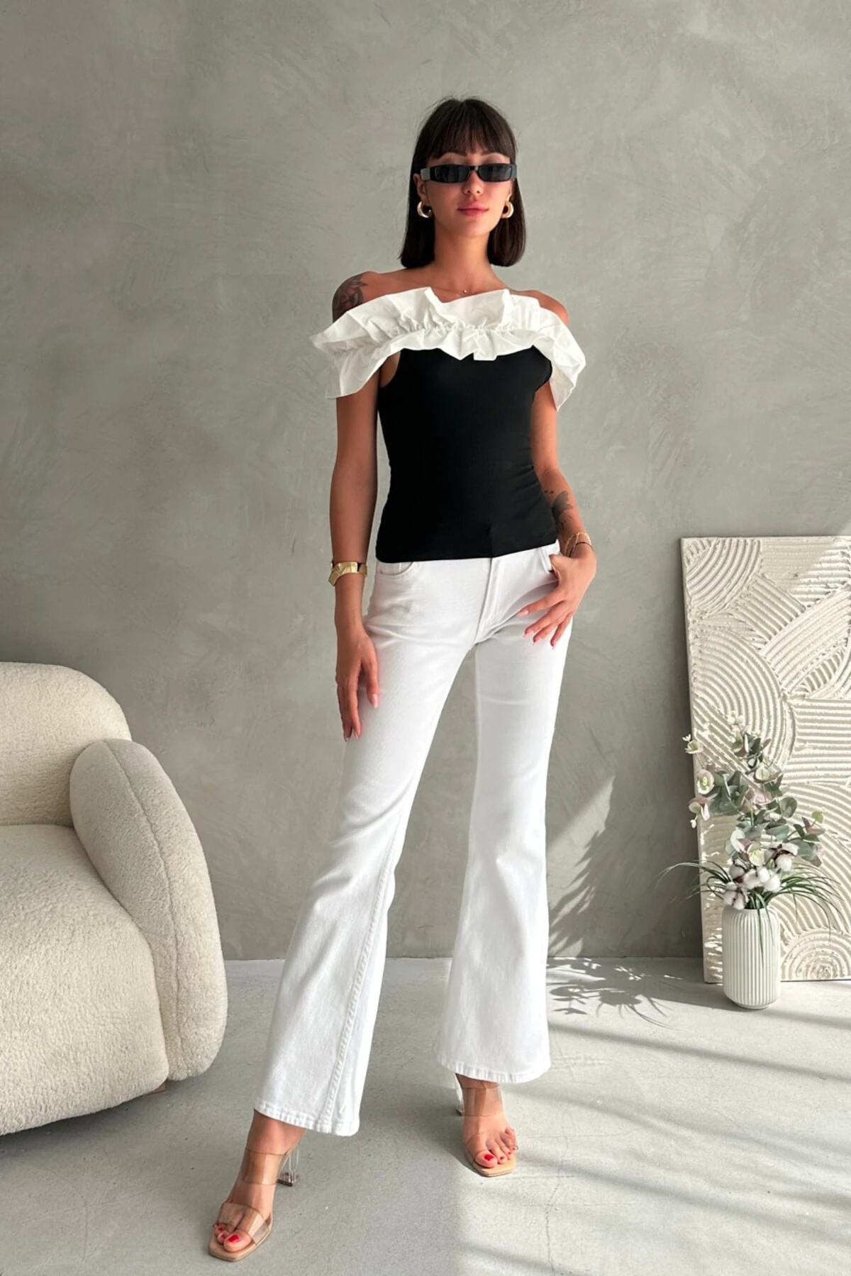 BÜZGÜLÜ MADONNA YAKA BLUZ