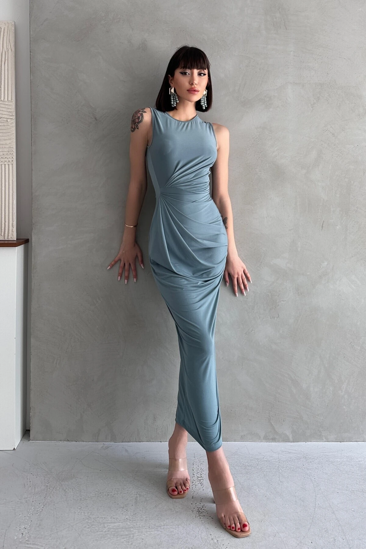 BİSİKLET YAKA KOLSUZ DRAPELİ SANDY ELBİSE - mi̇nt