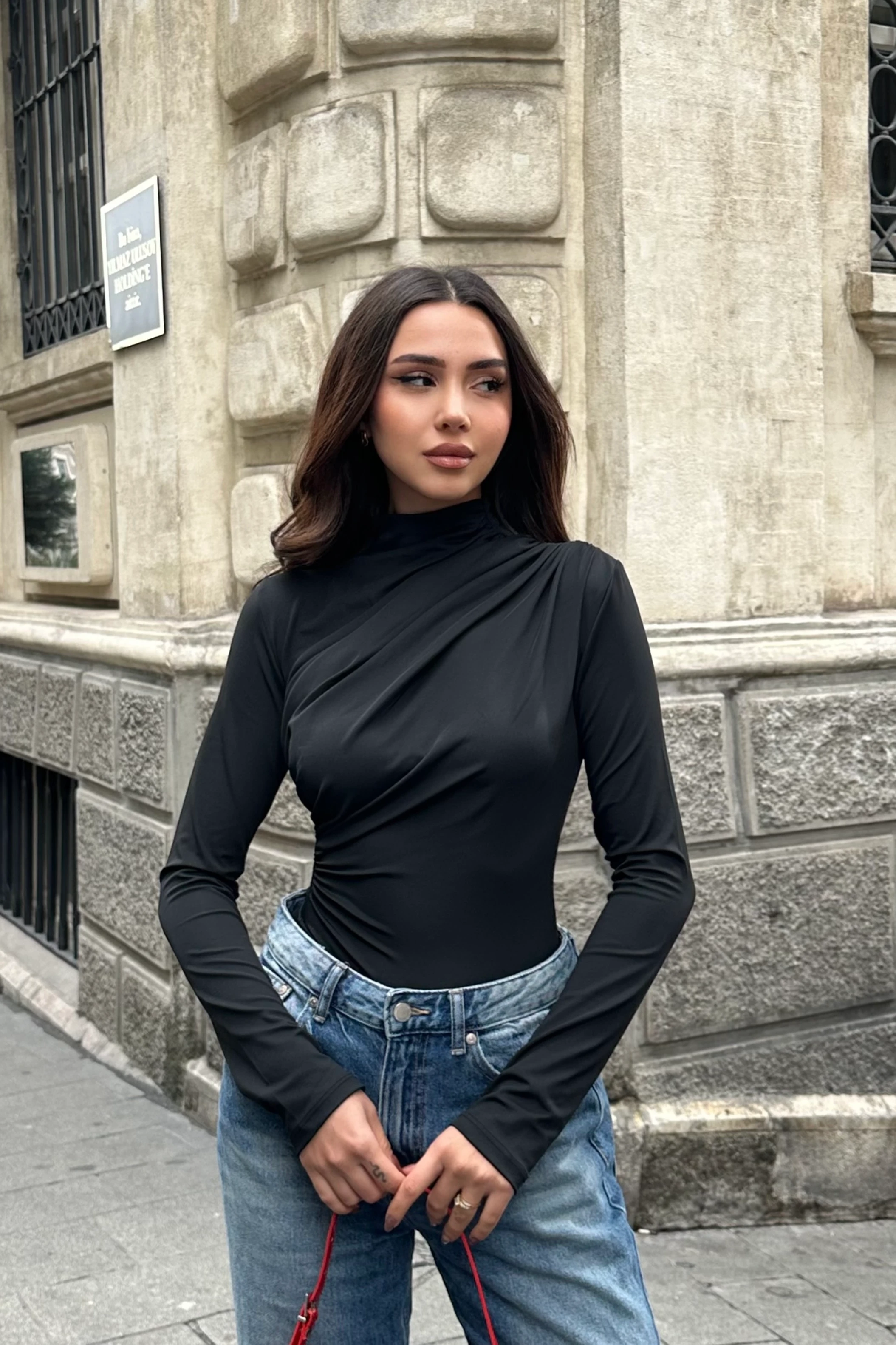 DİK YAKA DRAPELİ DALGIÇ KUMAŞ UZUN KOL BLUZ