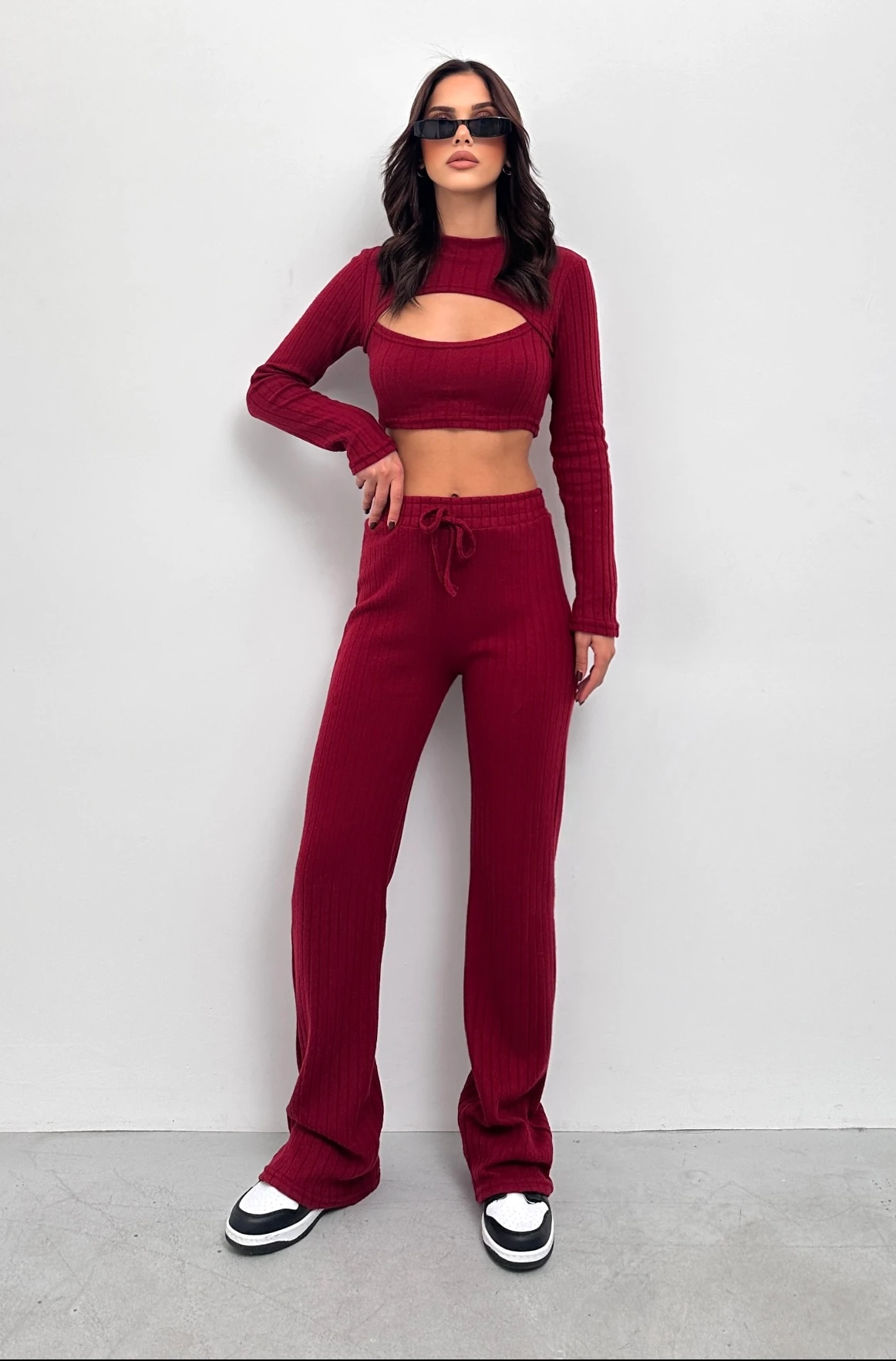 UZUN KOL PENCERELİ DEKOLTE FİTİLLİ TAKIM