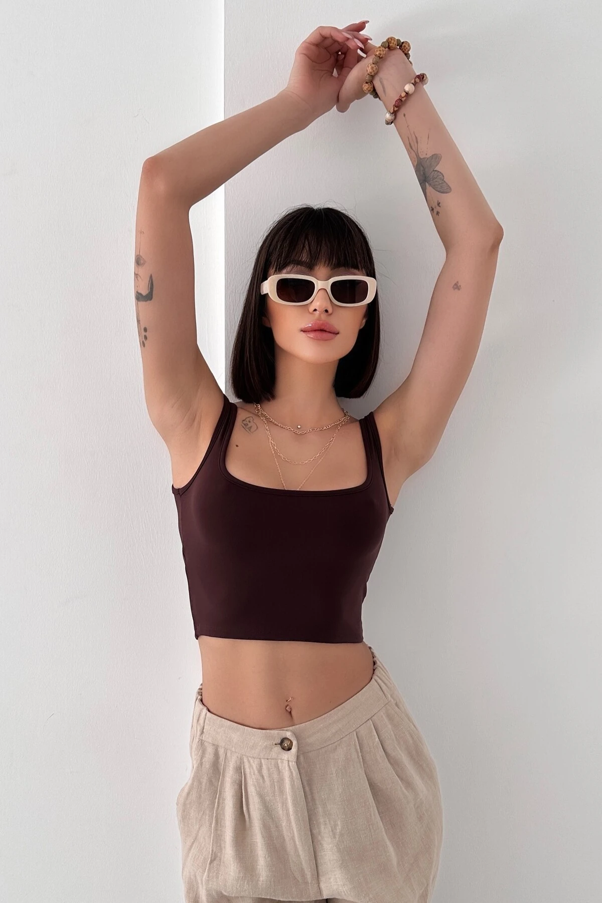 MODAL KUMAŞ KARE YAKA KALIN ASKILI SIRTI DEKOLTE CROP BODY