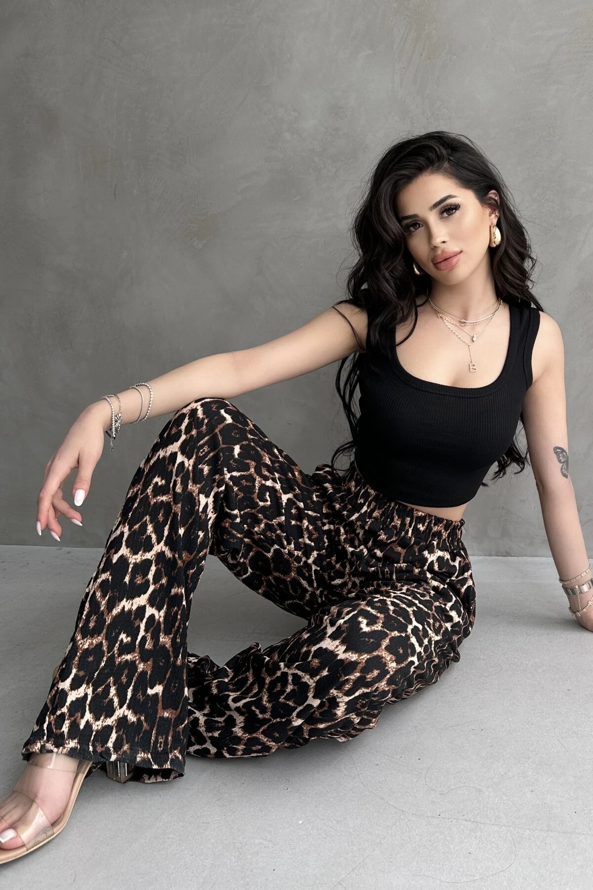 KARE YAKA FİTİLLİ CROP ATLET, LEOPAR DESENLİ BÜRÜMCÜK PALAZZO PANTOLON TAKIM