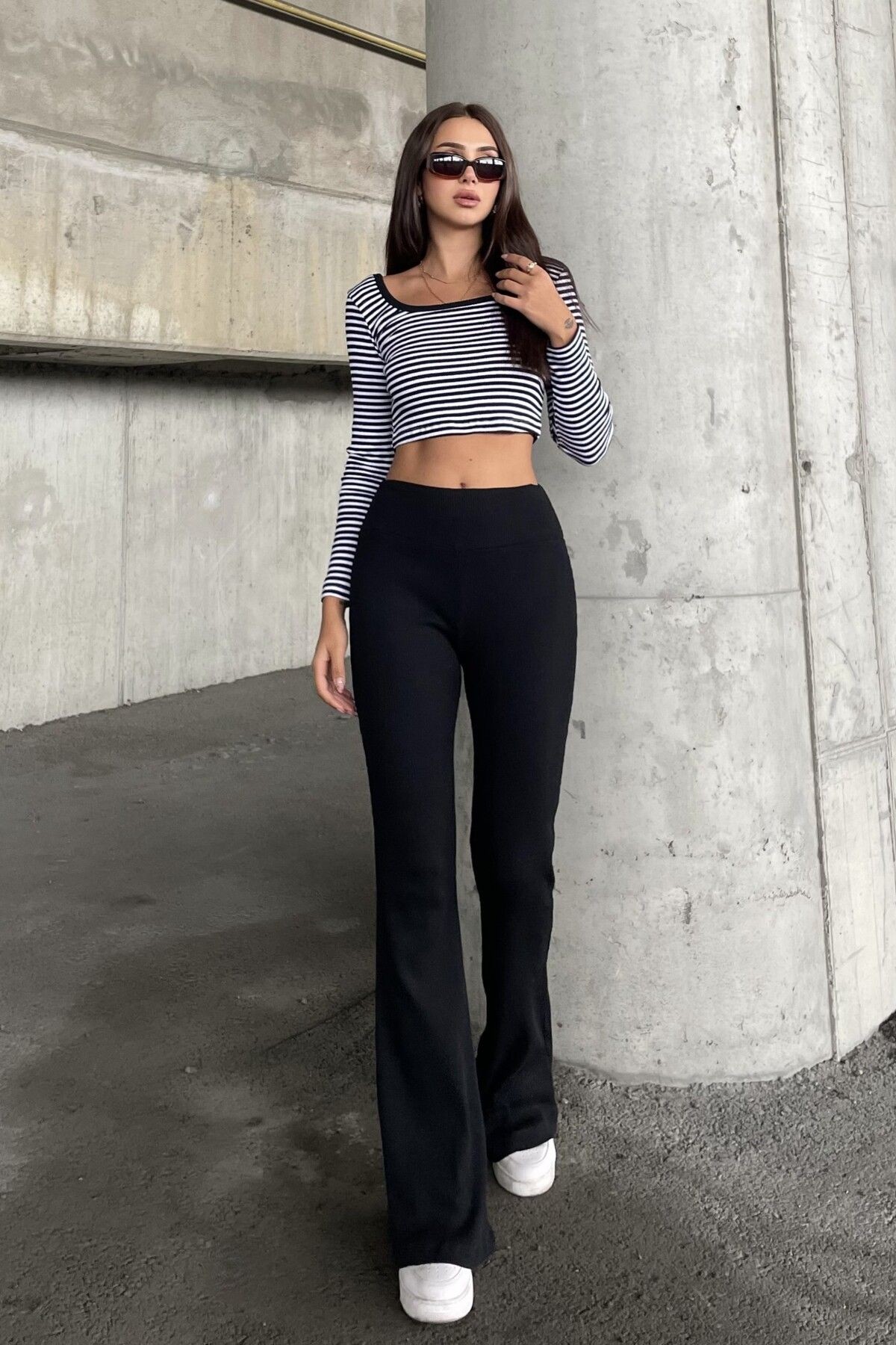 KARE YAKA ÇİZGİLİ CROP İSPANYOL PAÇA KAŞKORSE TAKIM