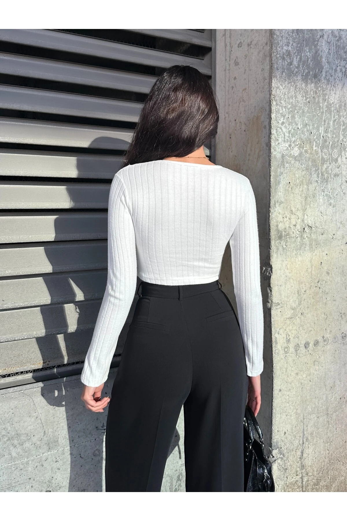 DAMLA DEKOLTELİ BİYE DETAY UZUN KOL CROP