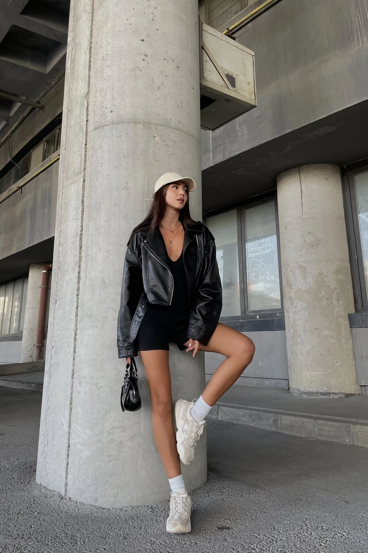 İP ASKILI BOYUNDAN BAĞLAMALI KAŞKORSE TULUM