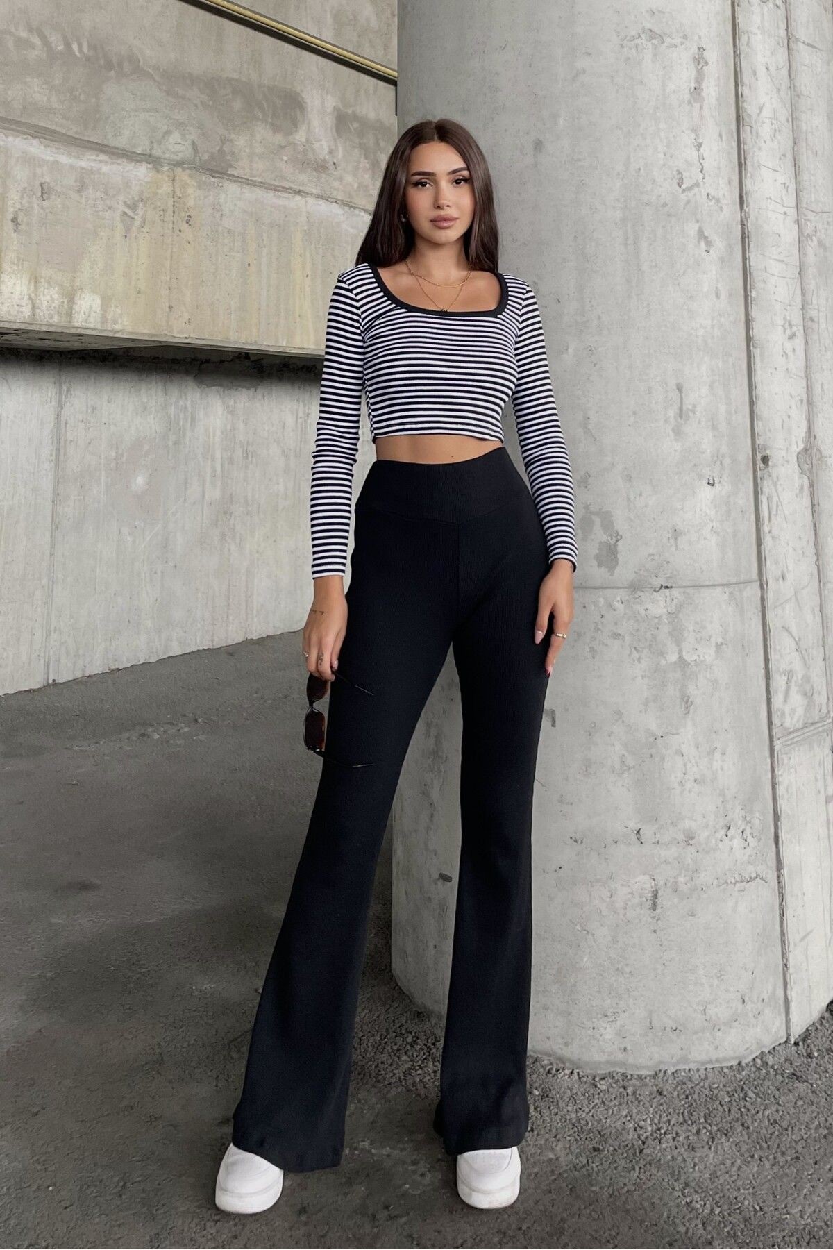 KARE YAKA ÇİZGİLİ CROP İSPANYOL PAÇA KAŞKORSE TAKIM