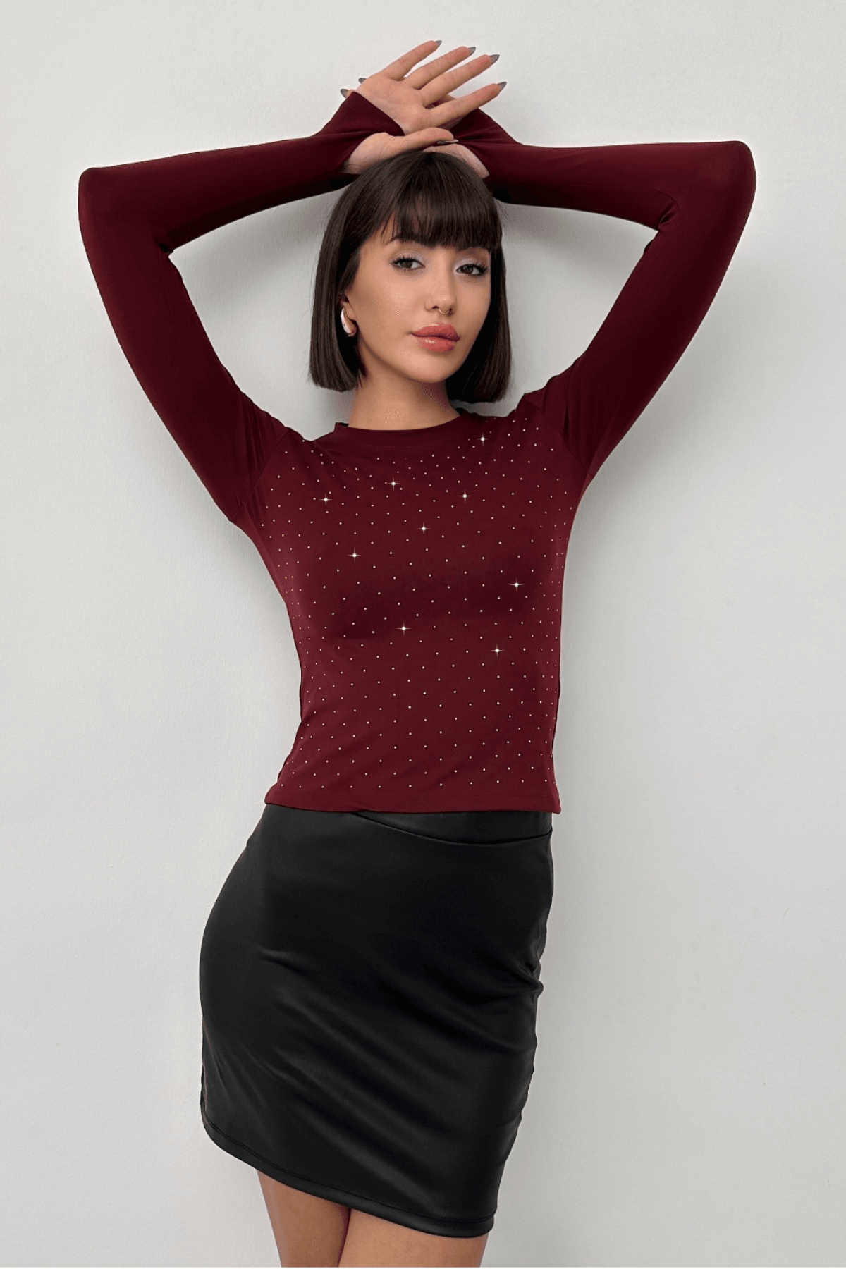 LOVE IT TAŞ DETAYLI PARMAK GEÇİRMELİ MODAL BLUZ - bordo