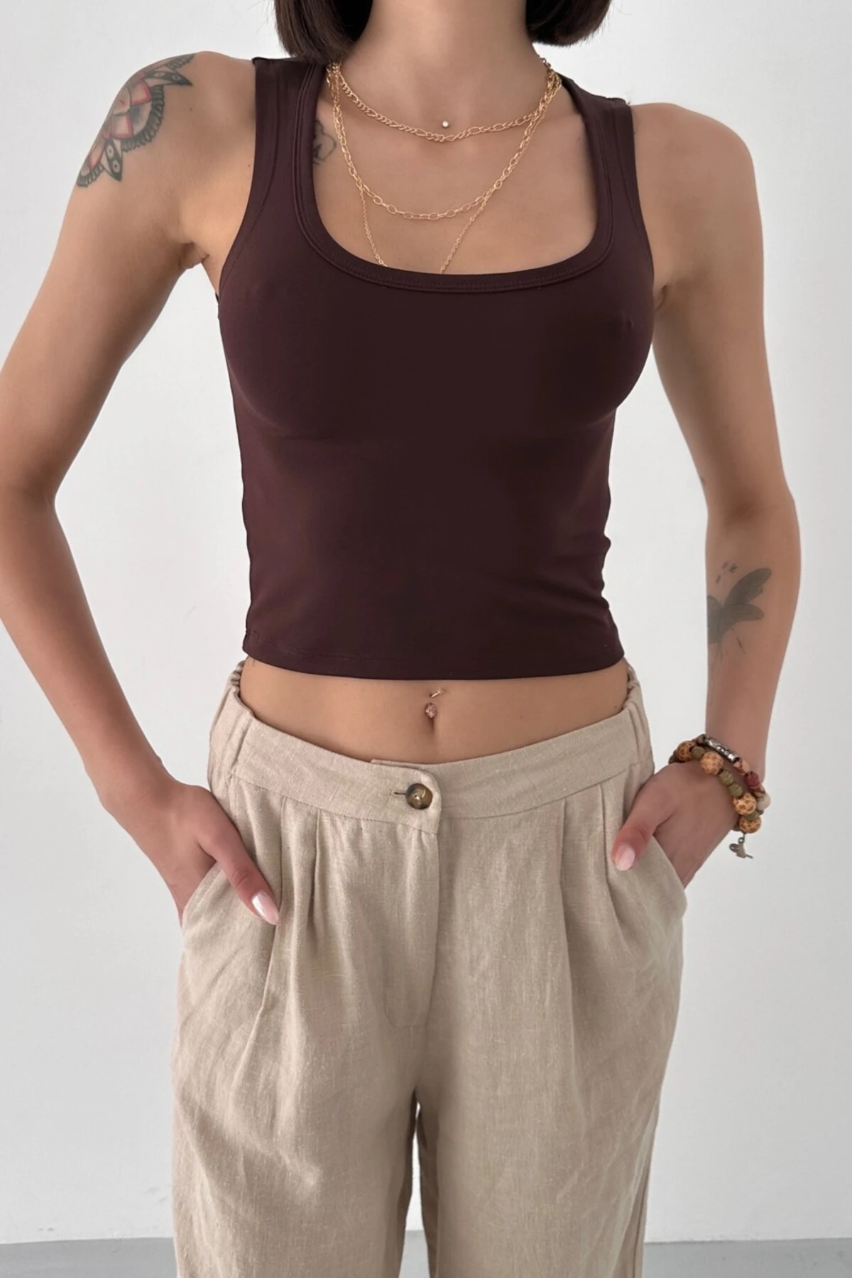 MODAL KUMAŞ U YAKA KALIN ASKILI SIRTI KAPALI CROP BODY