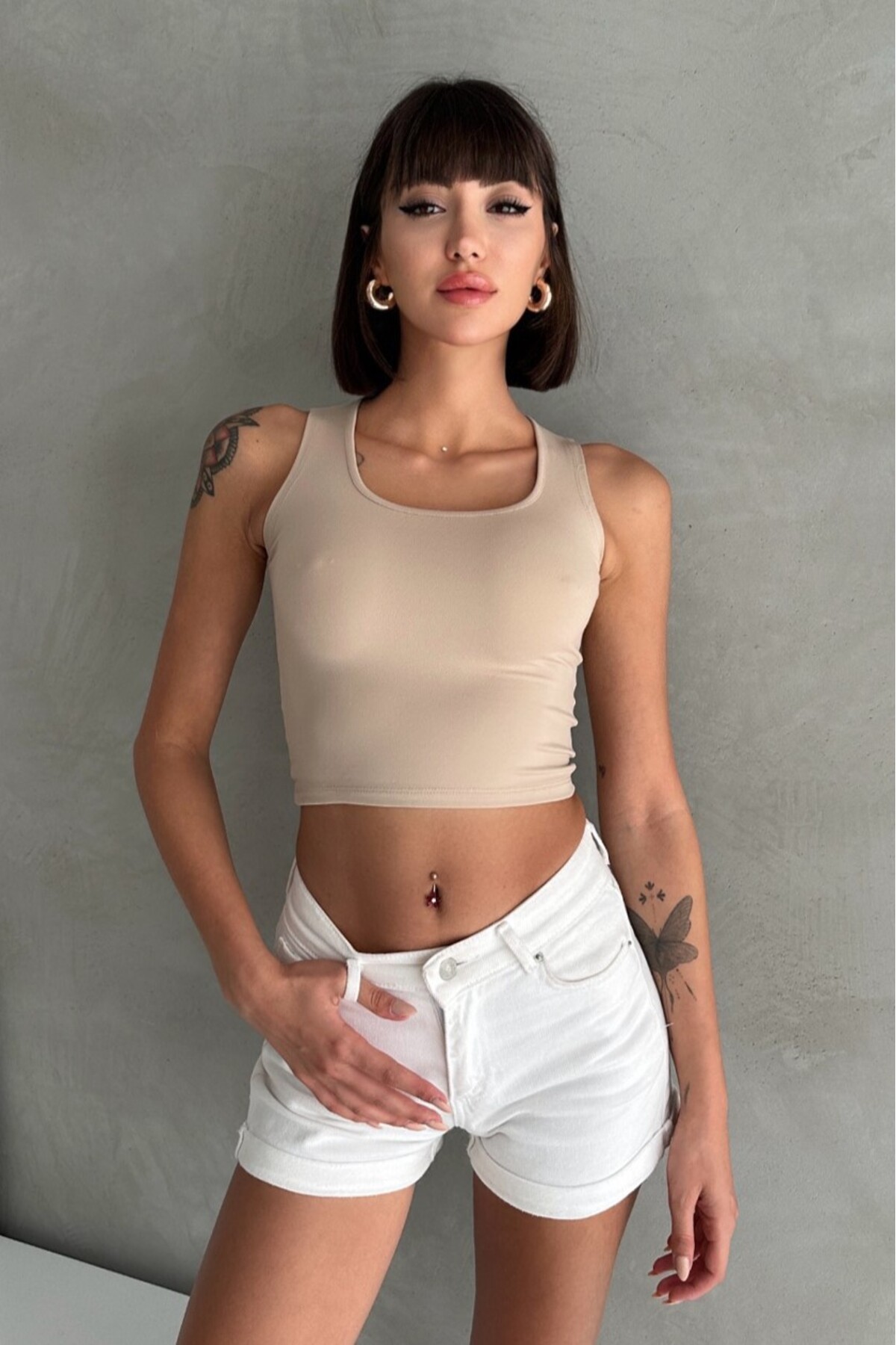 MODAL KUMAŞ U YAKA KALIN ASKILI SIRTI KAPALI CROP BODY