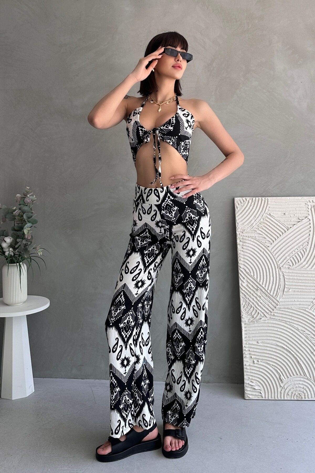 YUMEKO DEKOLTELİ CROP, YÜKSEK BEL BÜRÜMCÜK PANTOLON TAKIM