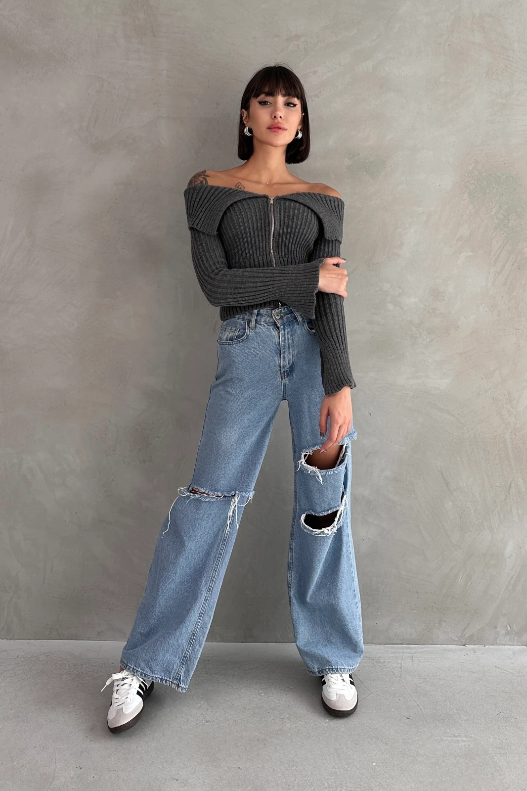 MADONNA YAKA FERMUARLI TRİKO HIRKA