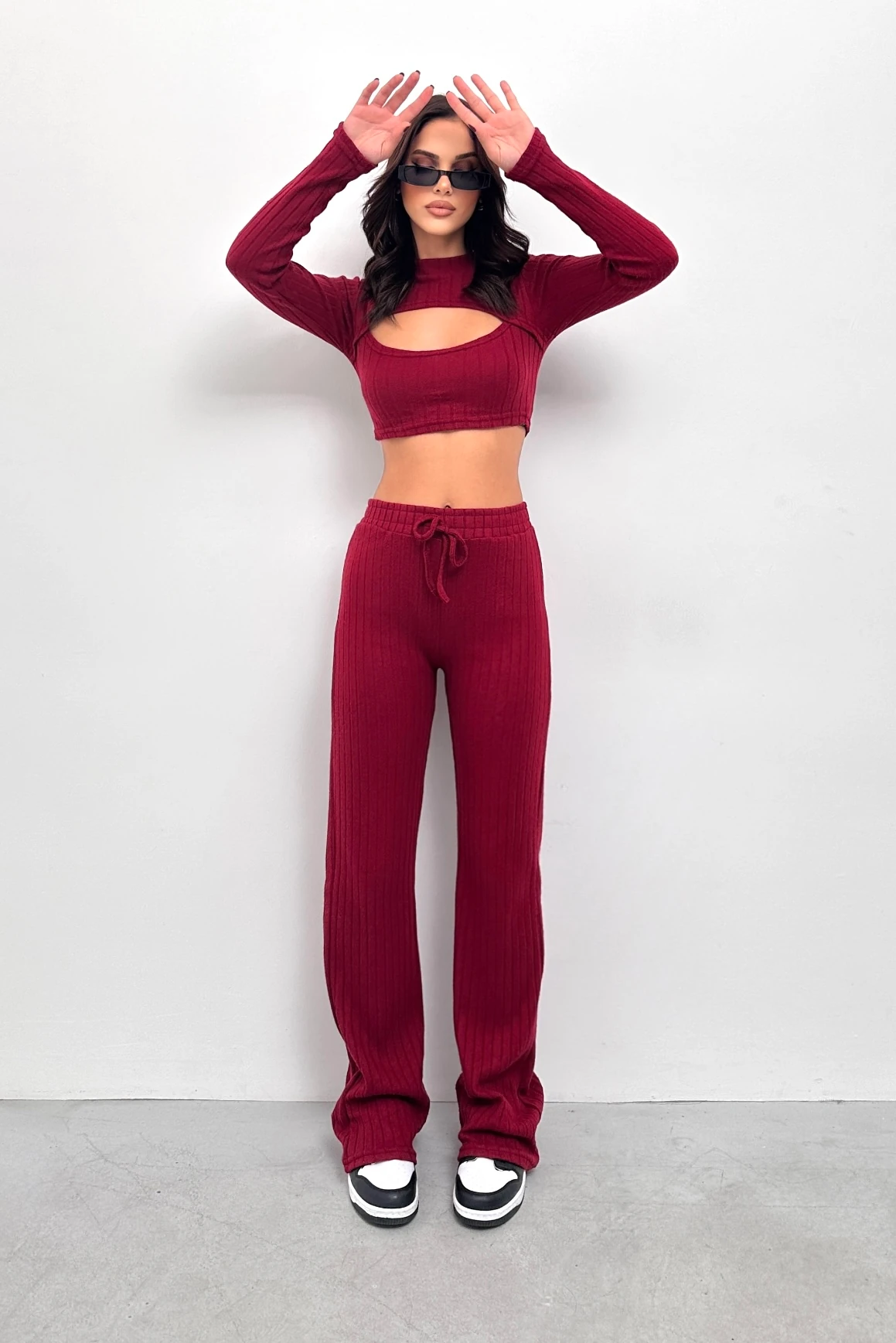 UZUN KOL PENCERELİ DEKOLTE FİTİLLİ TAKIM