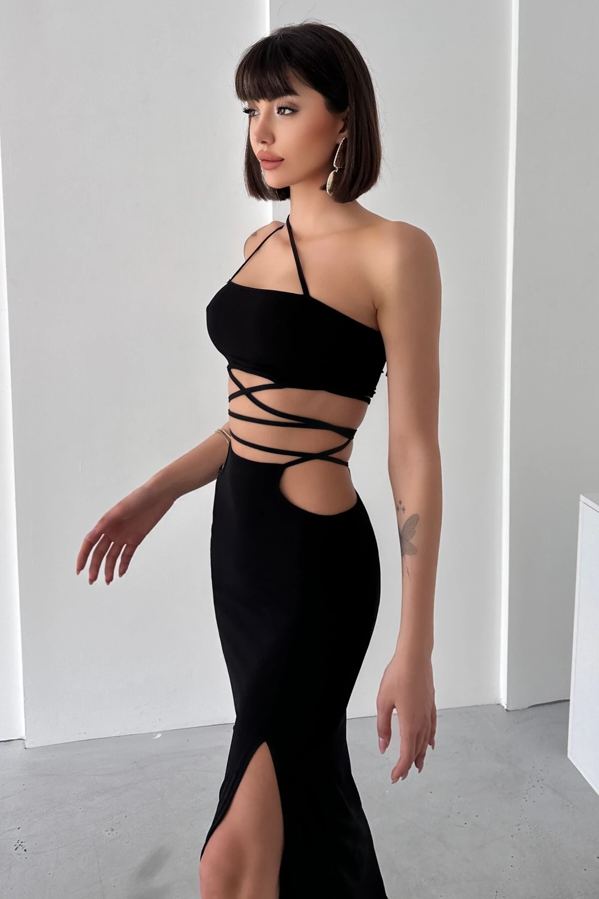 BELDEN, BOYUNDAN BAĞLAMALI BÜSTİYER, ETEKLİ SANDY TAKIM