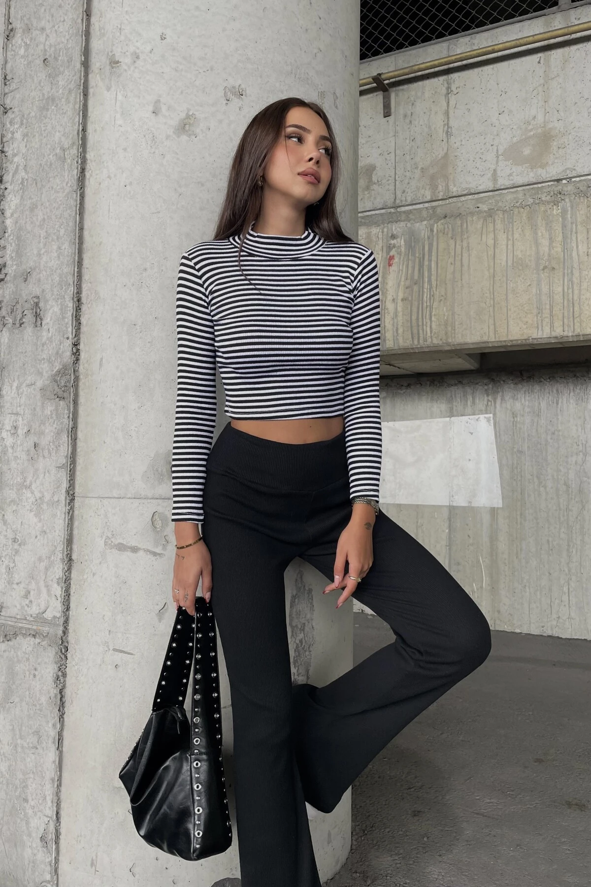 BALIKÇI YAKA ÇİZGİLİ CROP İSPANYOL PAÇA KAŞKORSE TAKIM