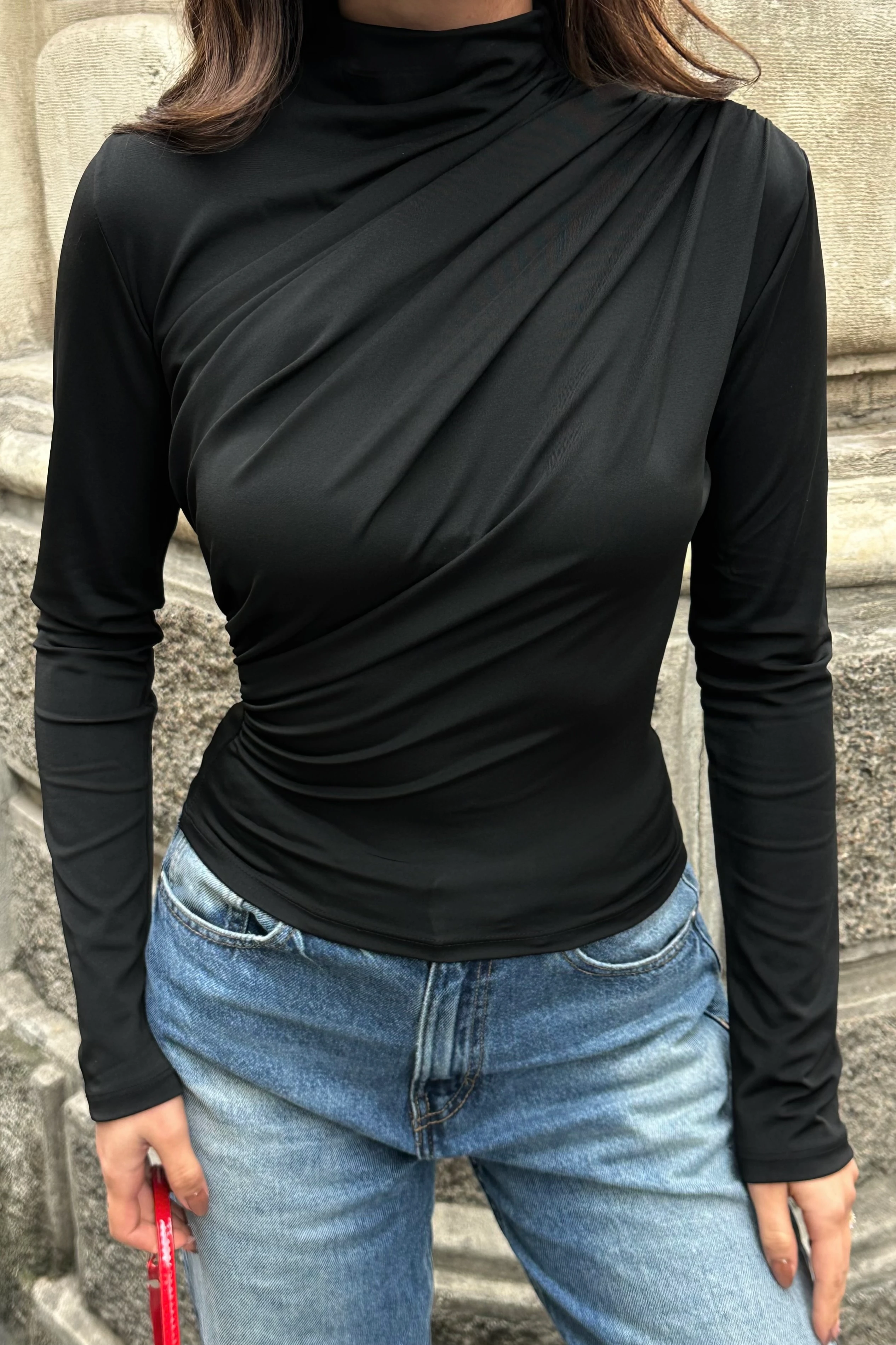 DİK YAKA DRAPELİ DALGIÇ KUMAŞ UZUN KOL BLUZ