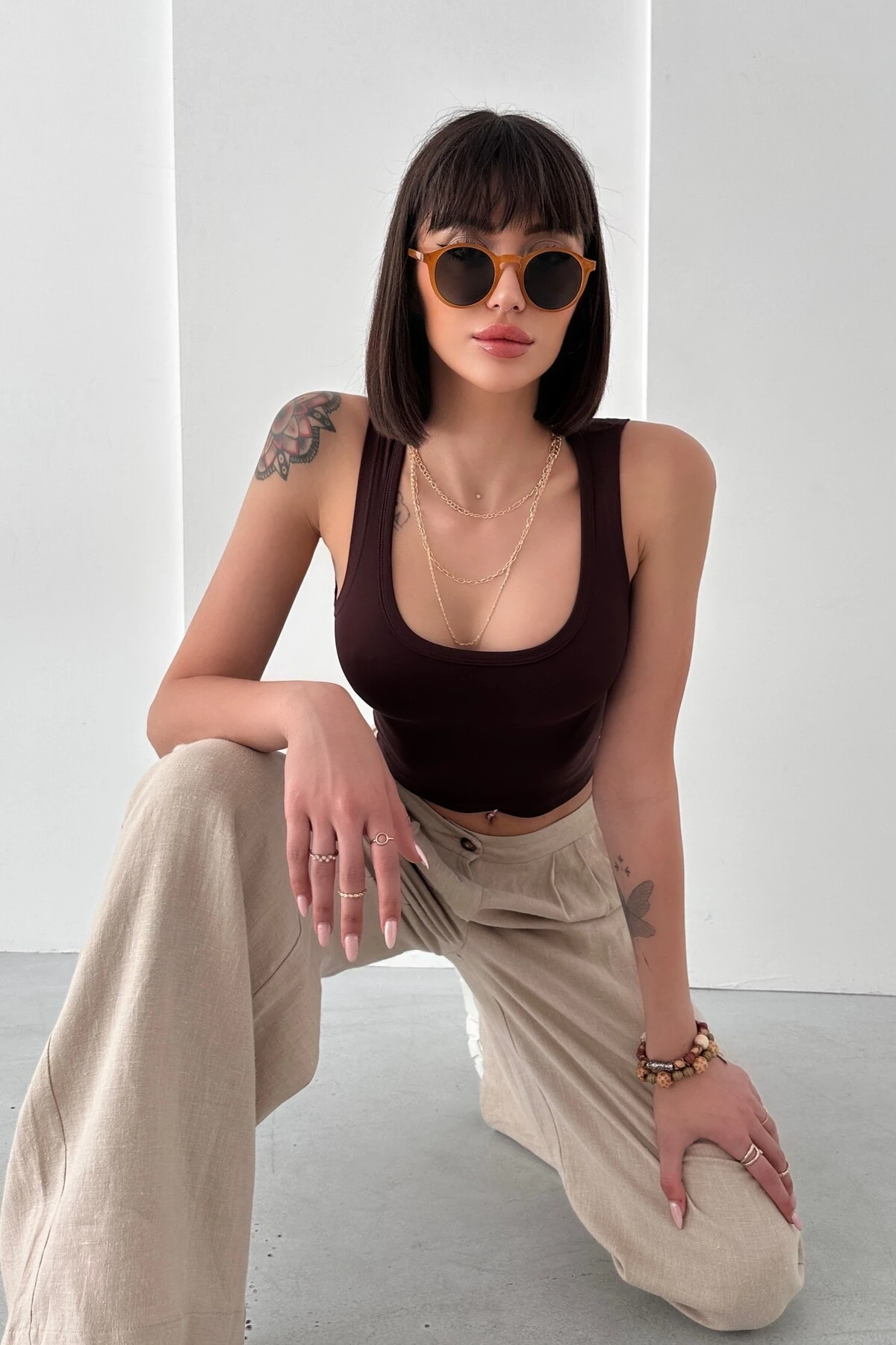 MODAL KUMAŞ U YAKA KALIN ASKILI SIRTI KAPALI CROP BODY