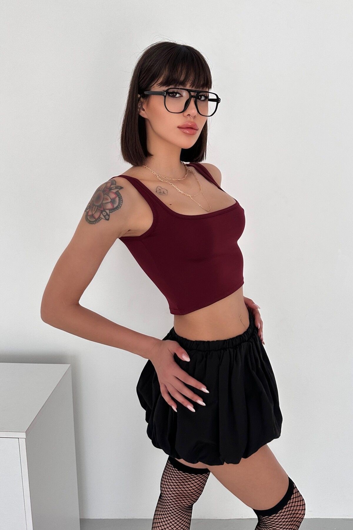 MODAL KUMAŞ KARE YAKA KALIN ASKILI SIRTI DEKOLTE CROP BODY