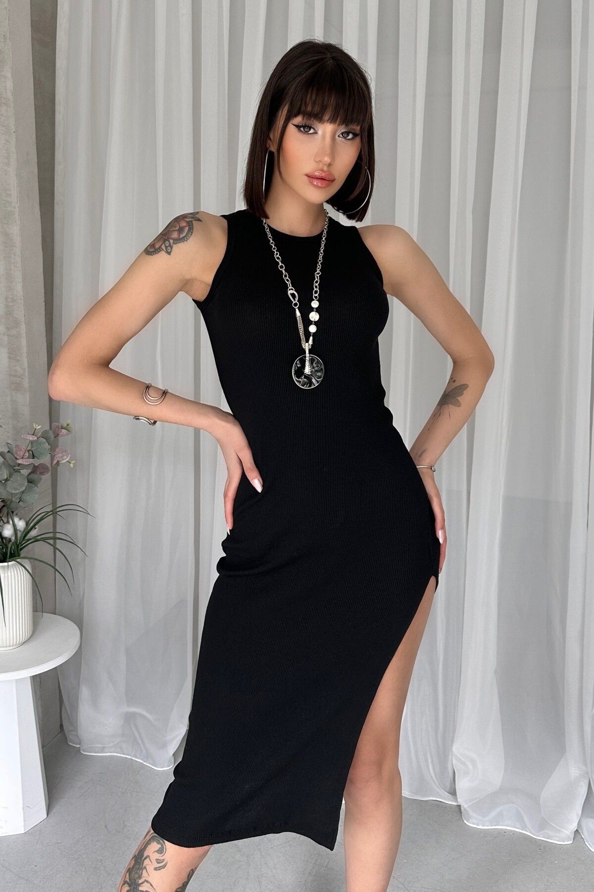 MİDİ BOY YIRTMAÇLI KAŞKORSE KALEM ELBİSE - siyah