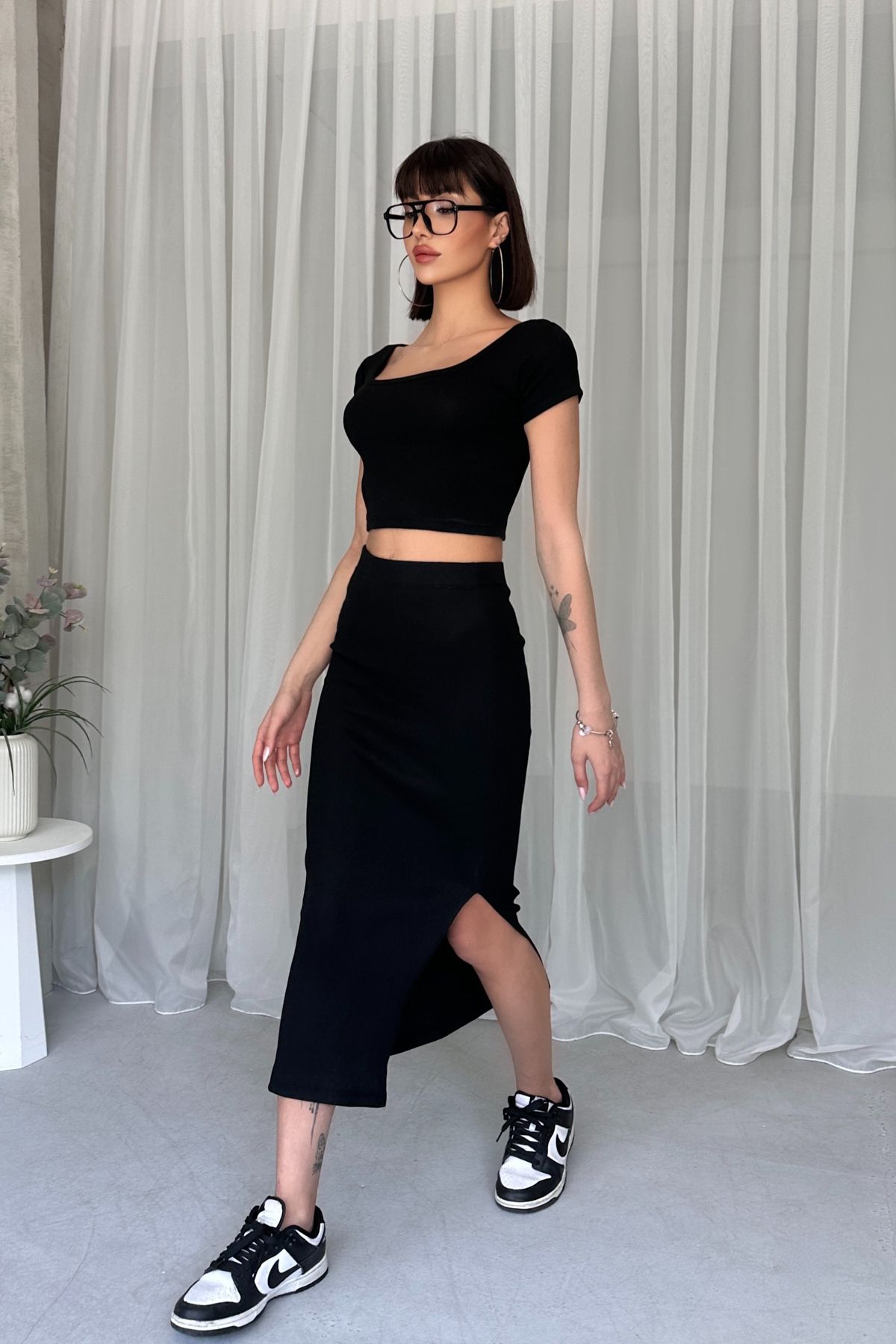 KARE YAKA CROP YIRTMAÇLI ETEK TAKIM