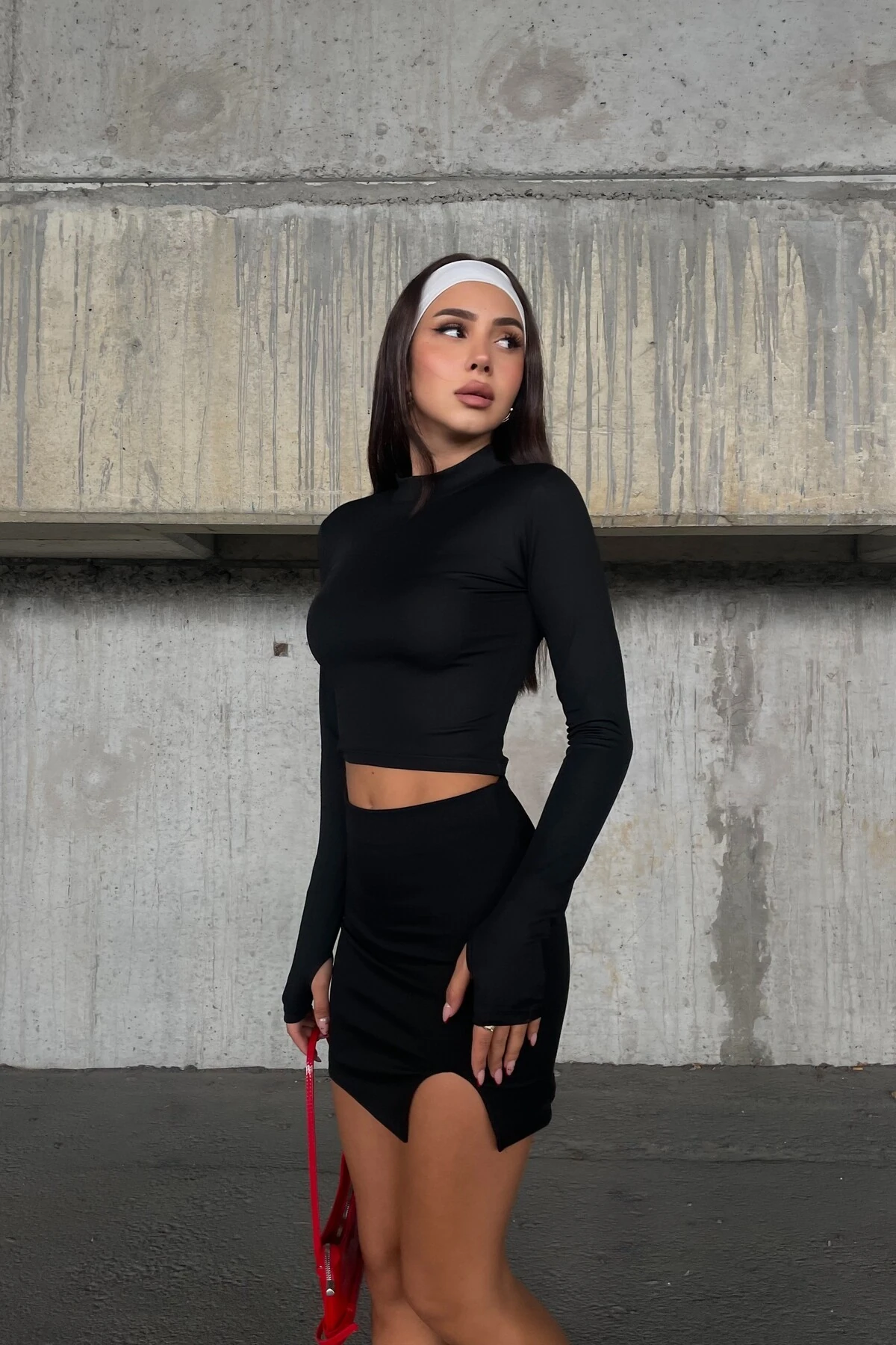 DALGIÇ KUMAŞ PARMAK GEÇİRMELİ UZUN KOL CROP