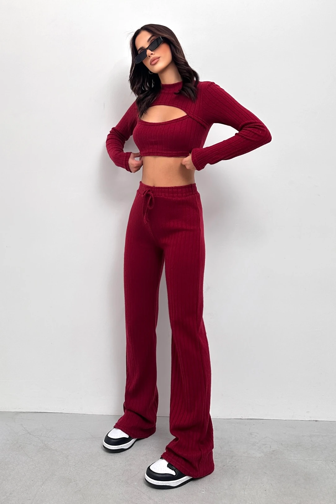 UZUN KOL PENCERELİ DEKOLTE FİTİLLİ TAKIM