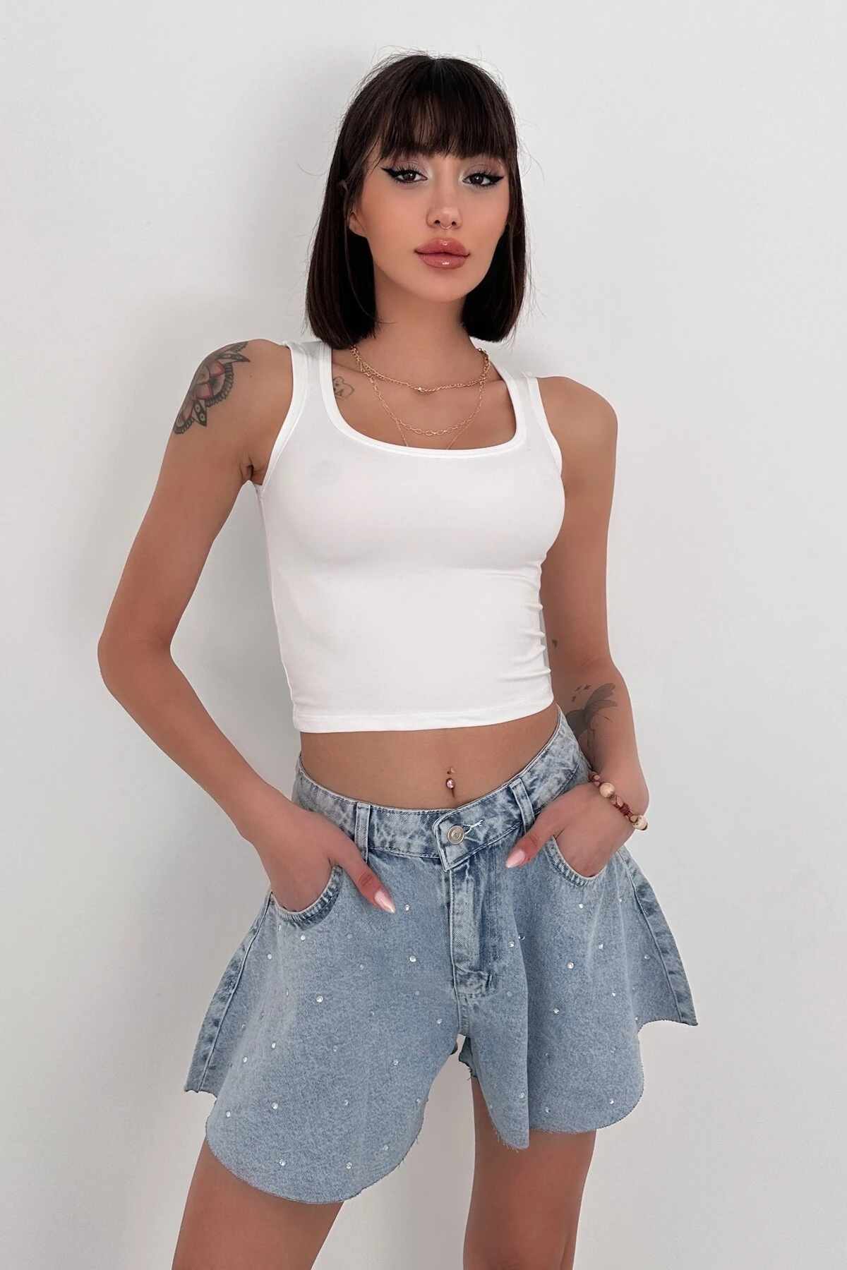 MODAL KUMAŞ U YAKA KALIN ASKILI SIRTI KAPALI CROP BODY - ekru