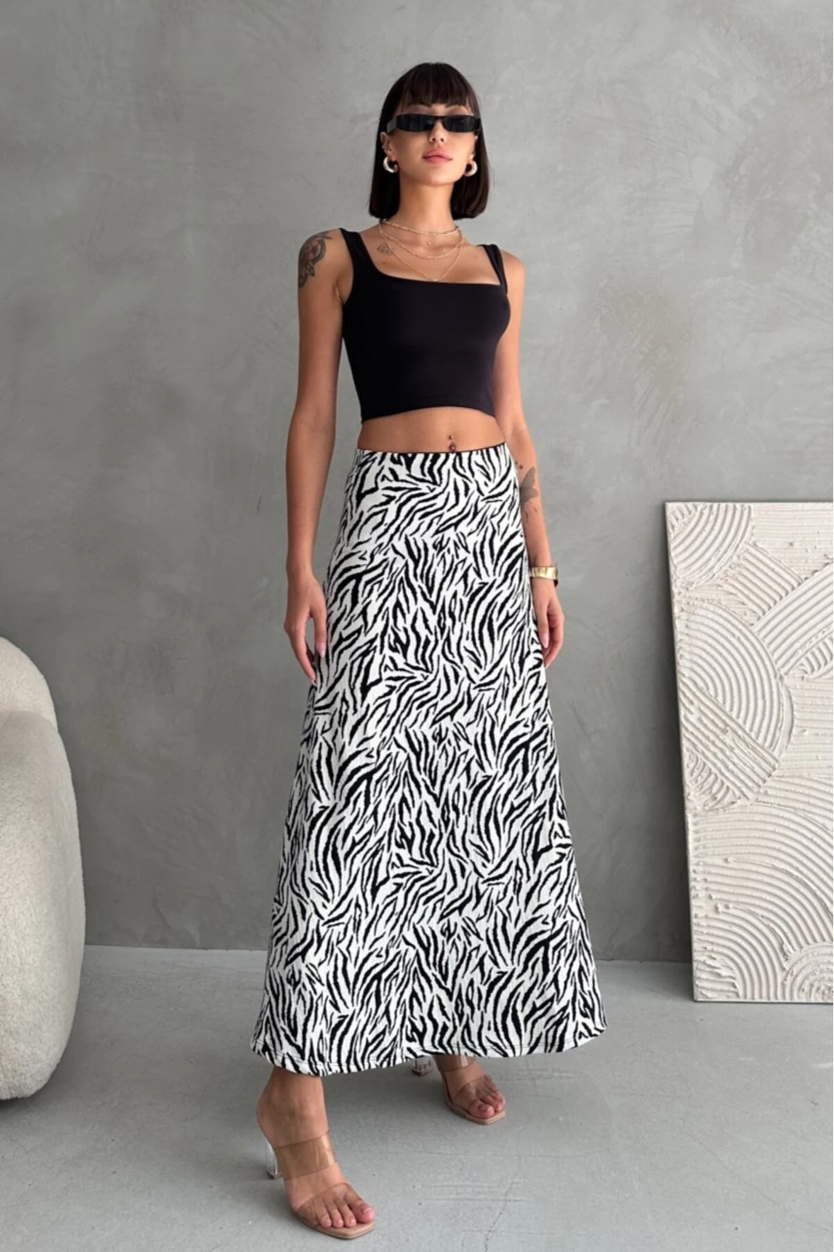 DESENLİ UZUN BÜRÜMCÜK KLOŞ ETEK - beyaz si̇yah