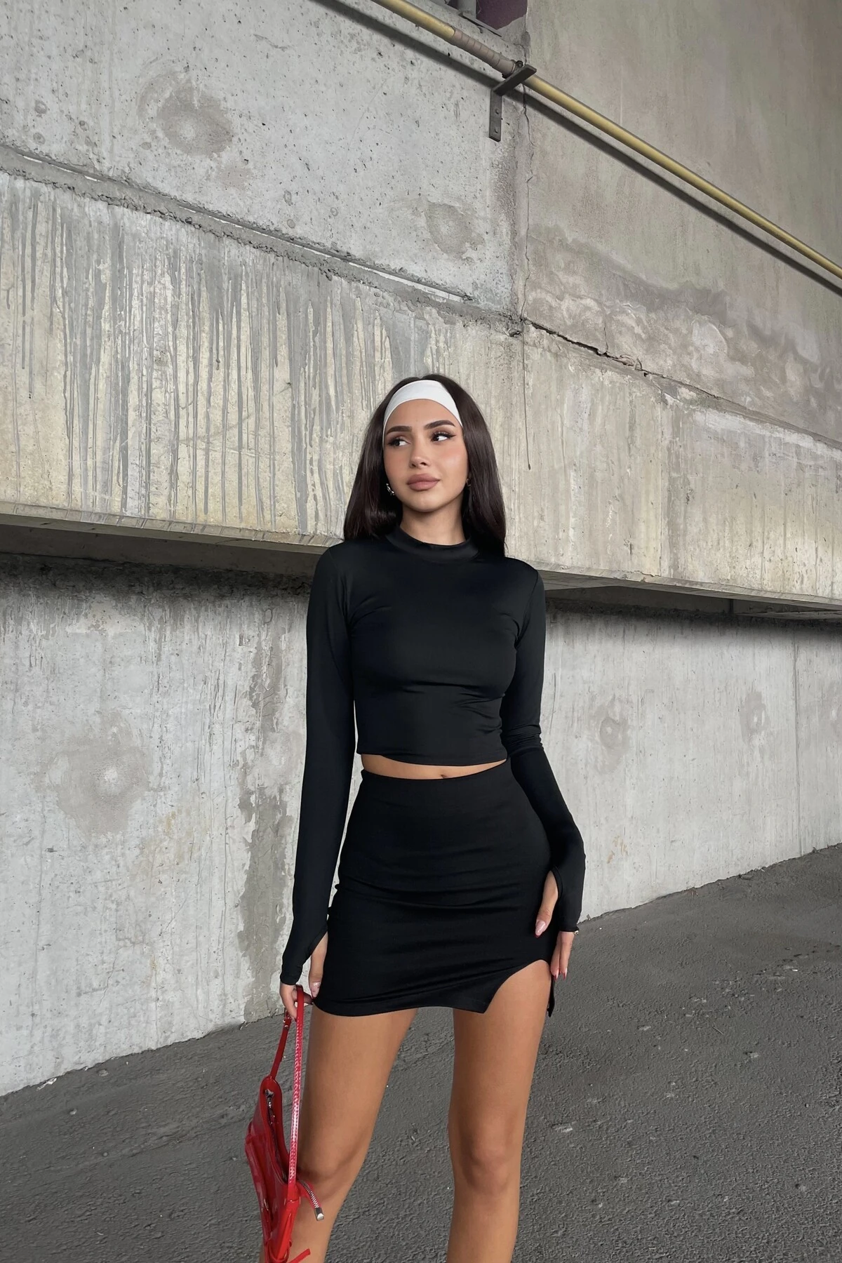 DALGIÇ KUMAŞ PARMAK GEÇİRMELİ UZUN KOL CROP