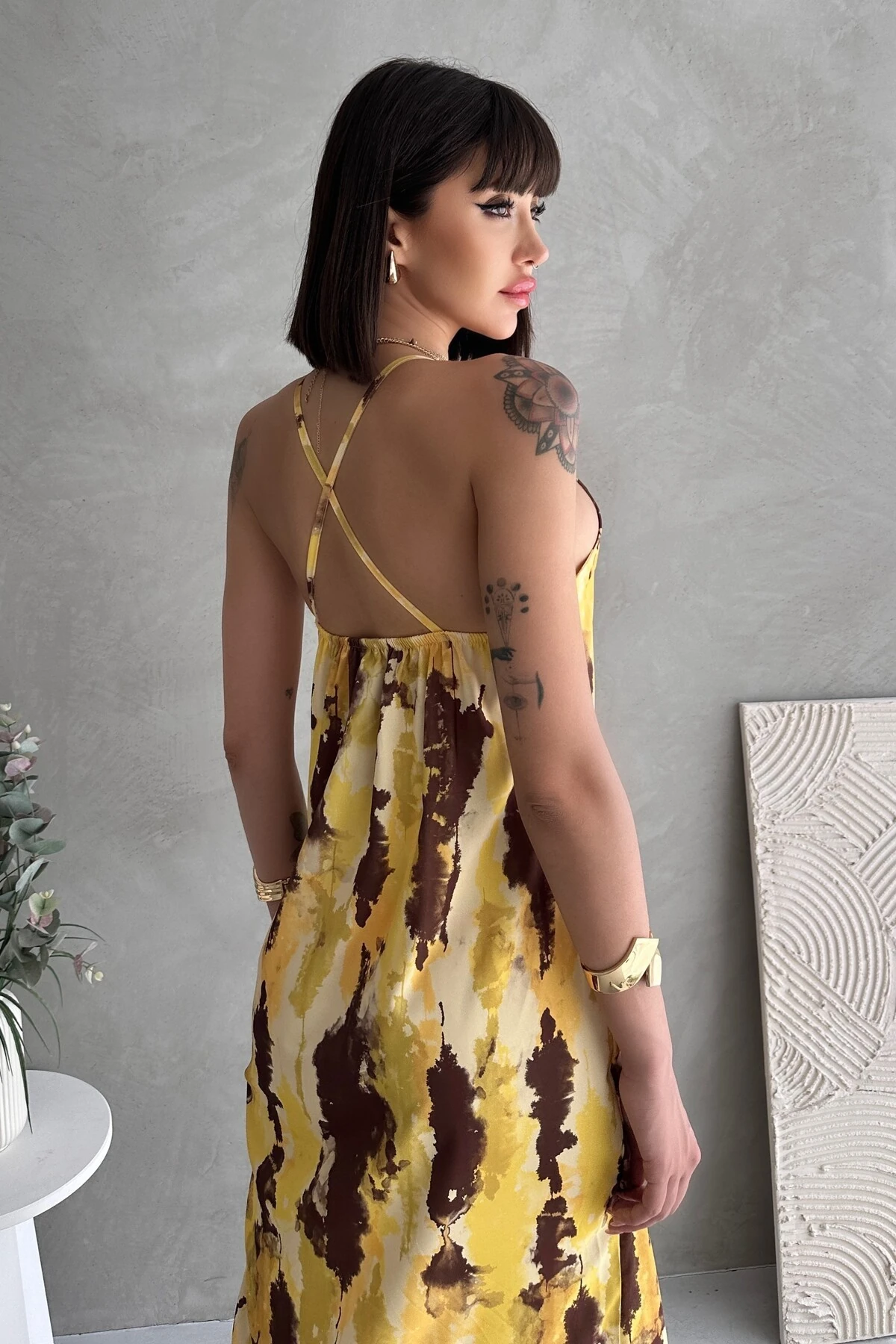 SIRT DEKOLTELİ İP ASKILI MAXİ ELBİSE