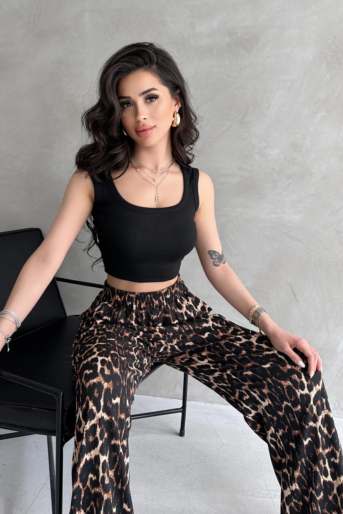 KARE YAKA FİTİLLİ CROP ATLET, LEOPAR DESENLİ BÜRÜMCÜK PALAZZO PANTOLON TAKIM