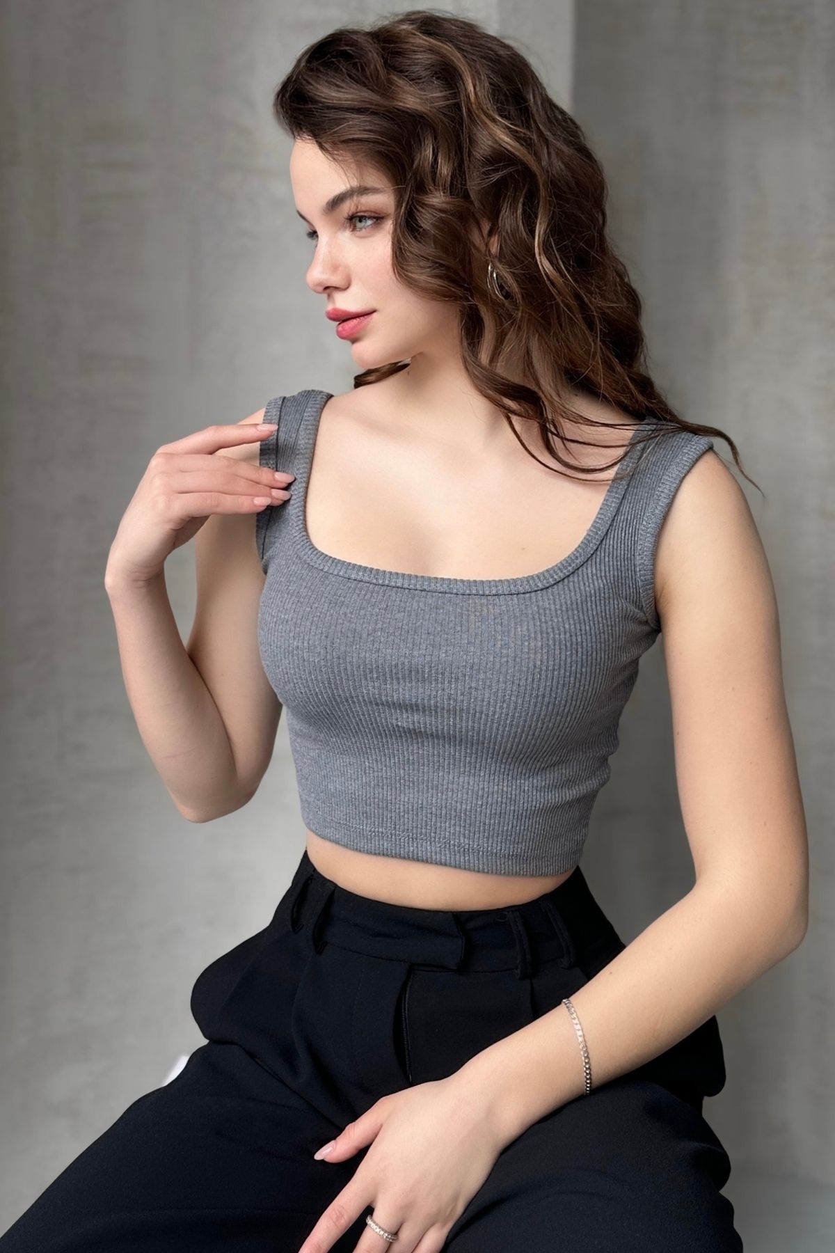 U YAKA, FİTİLLİ GÖRÜNÜMLÜ, KALIN ASKILI, KAŞKORSE CROP ATLET