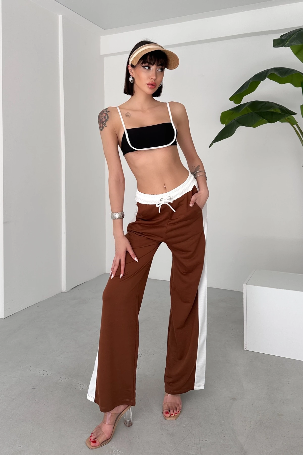 MONA BEL ve YAN KONTRAST BLOK PANELLİ BELİ LASTİKLİ, RAHAT PANTOLON