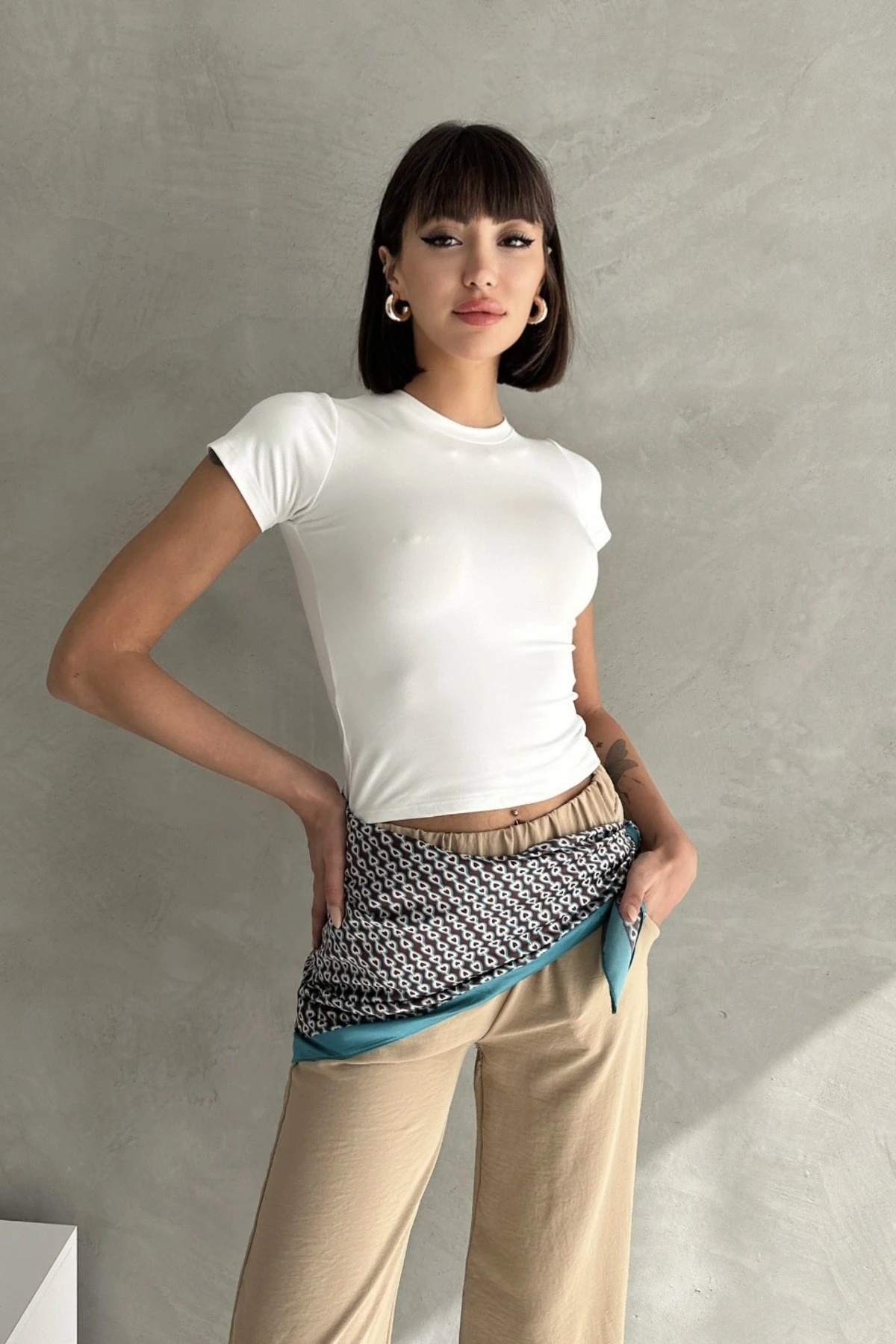 MODAL KUMAŞ BİSİKLET YAKA YARIM KOL BLUZ - ekru