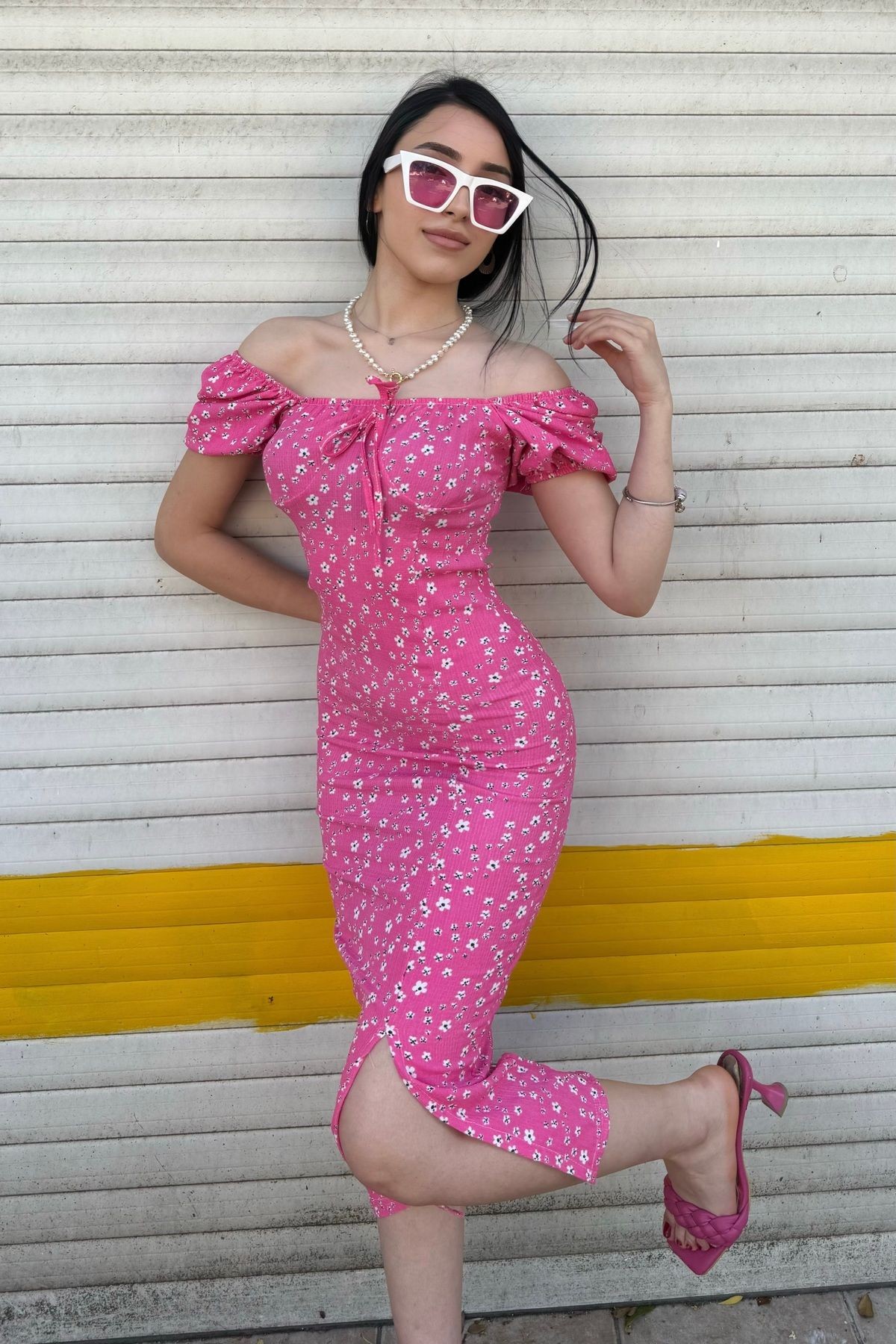 KARPUZ KOL KÜÇÜK ÇİÇEK DESENLİ YIRTMAÇLI ELBİSE - pembe