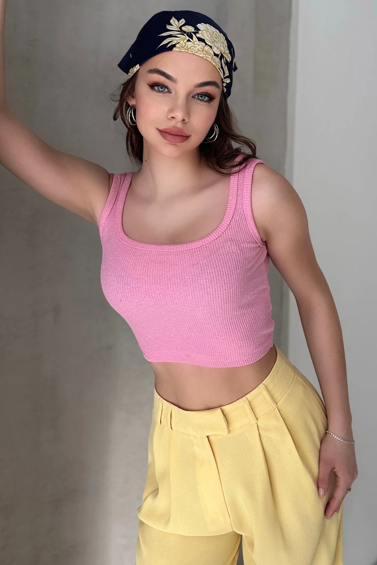 U YAKA, FİTİLLİ GÖRÜNÜMLÜ, KALIN ASKILI, KAŞKORSE CROP ATLET